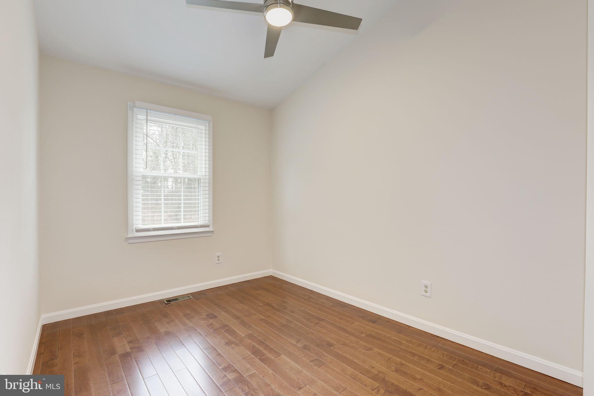 HOLLY POINTE - Residential Lease