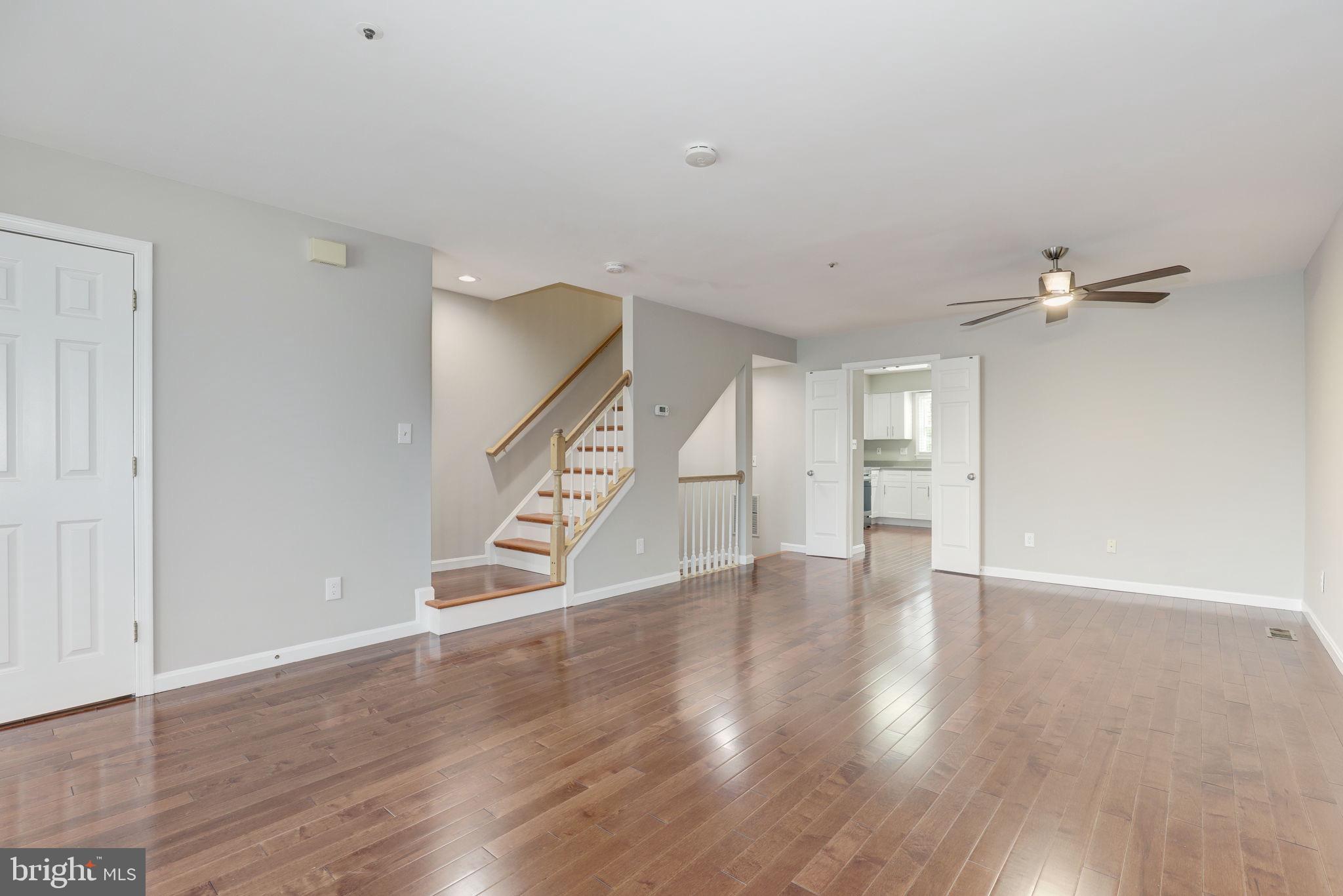 HOLLY POINTE - Residential Lease