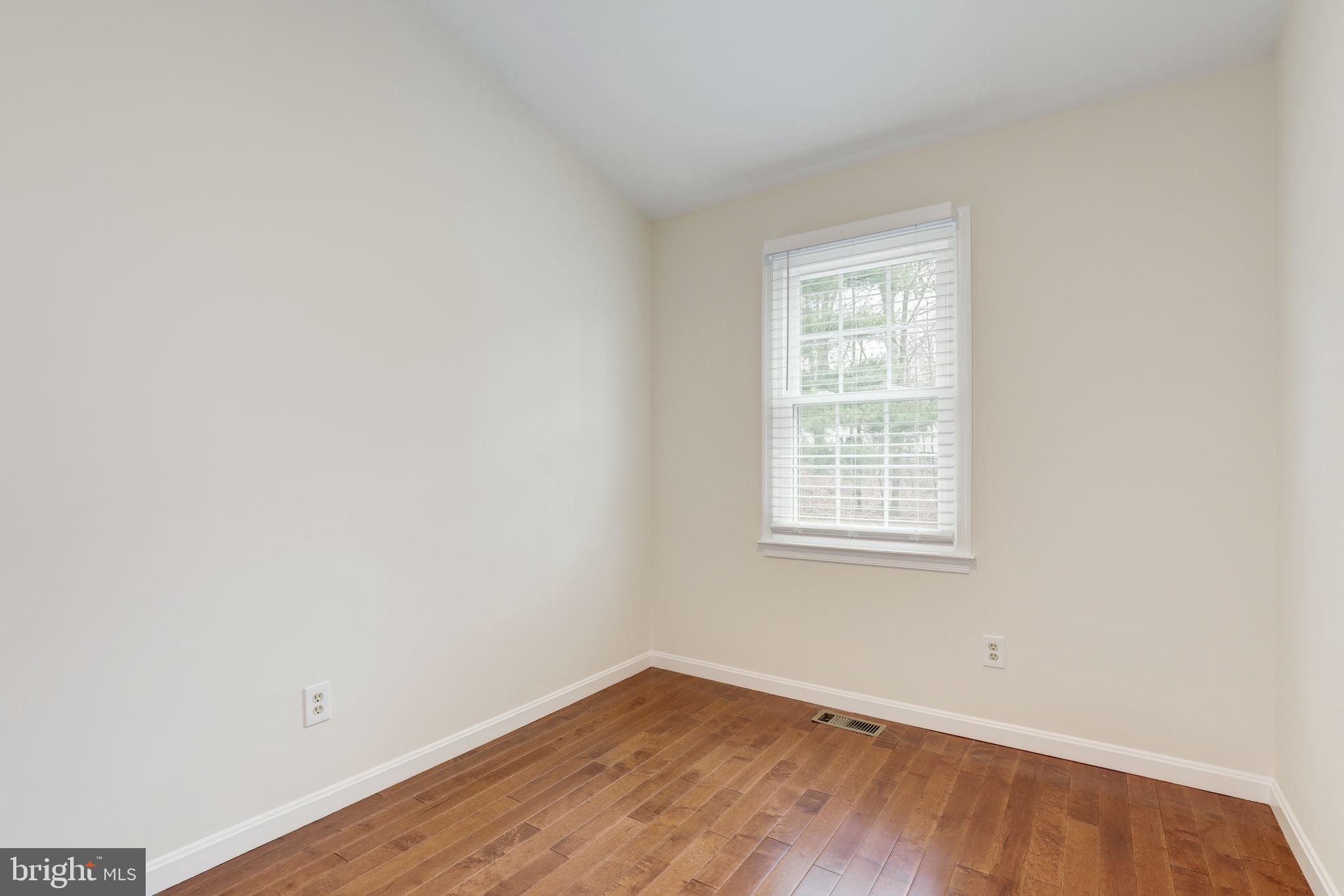 HOLLY POINTE - Residential Lease