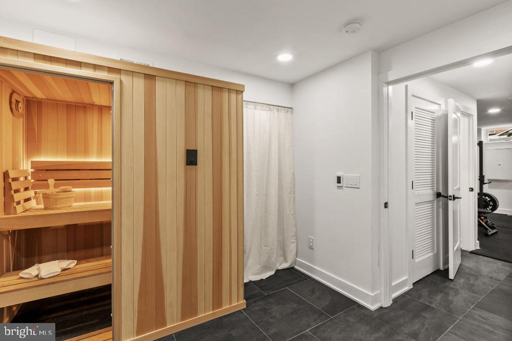 GRADUATE HOSPITAL - Residential