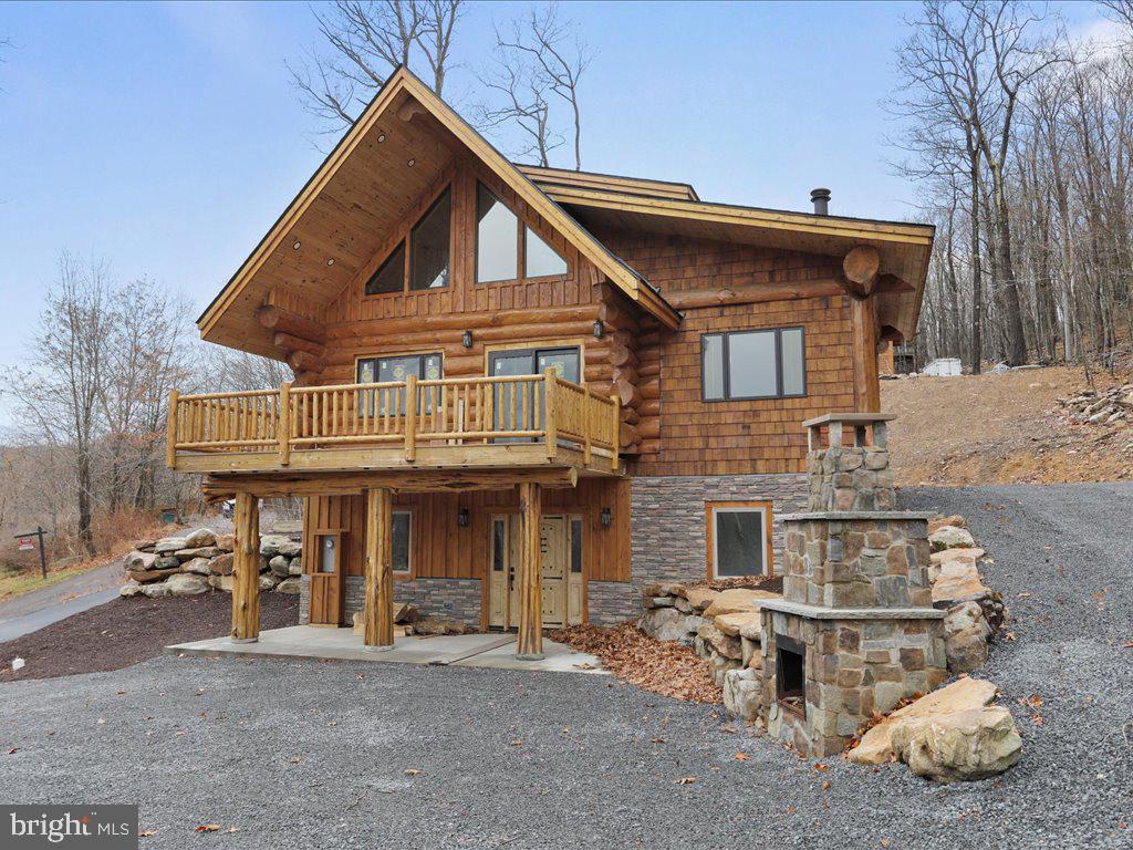 211 HIGHWOOD DRIVE