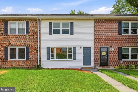 178 Hackberry Drive, Stephens City, VA MLS: VAFV2044540