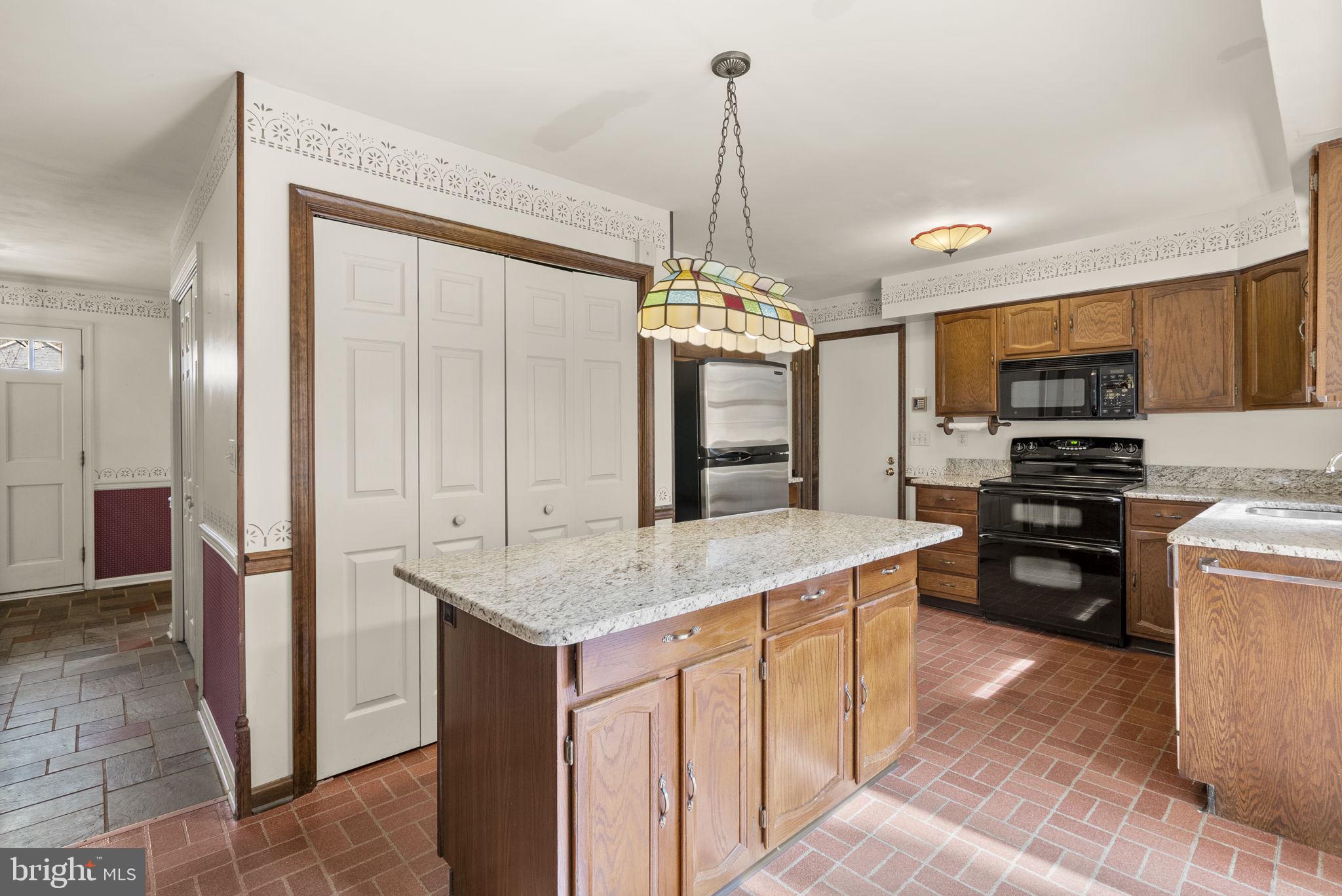 CAPE MCKINSEY - Residential