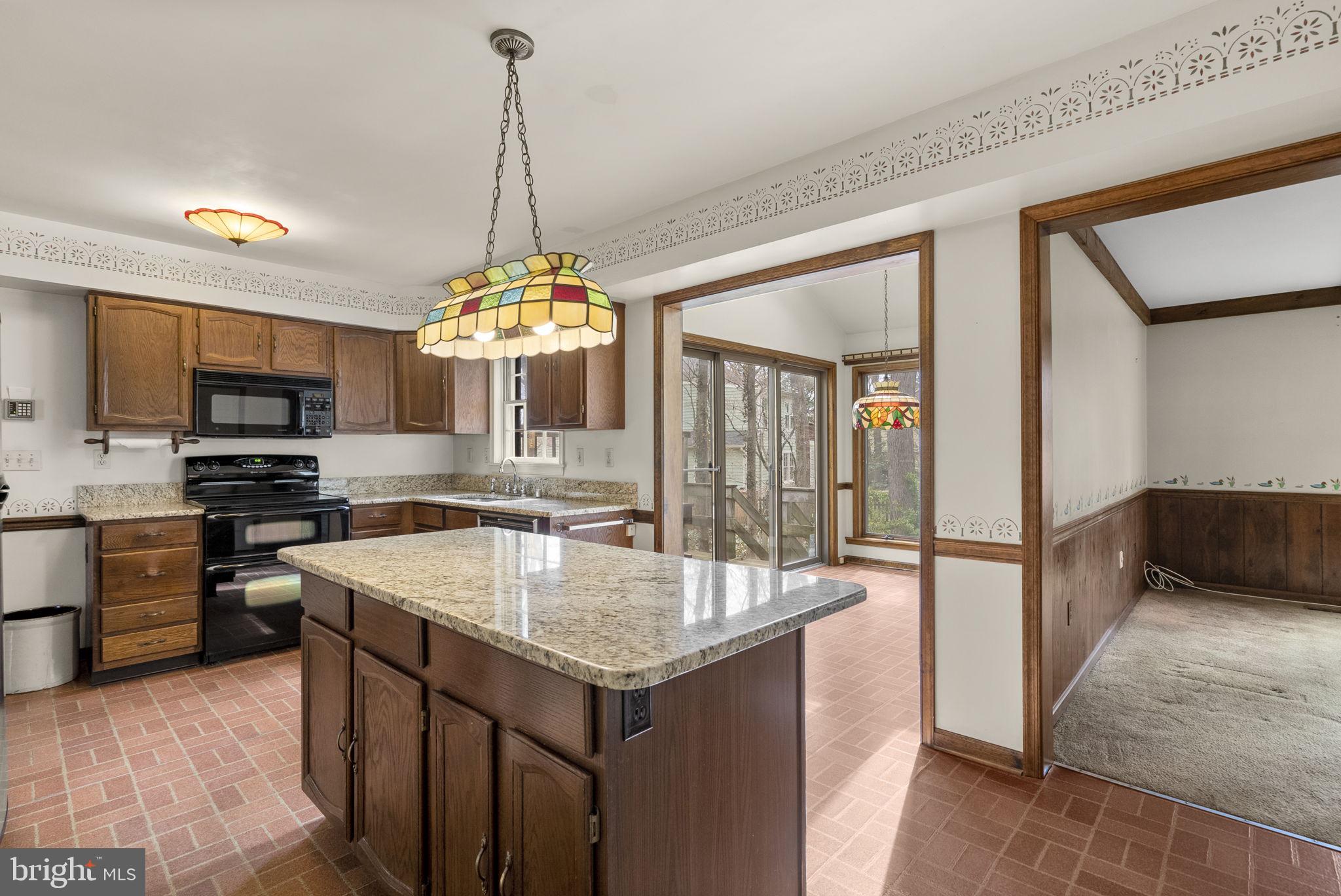 CAPE MCKINSEY - Residential