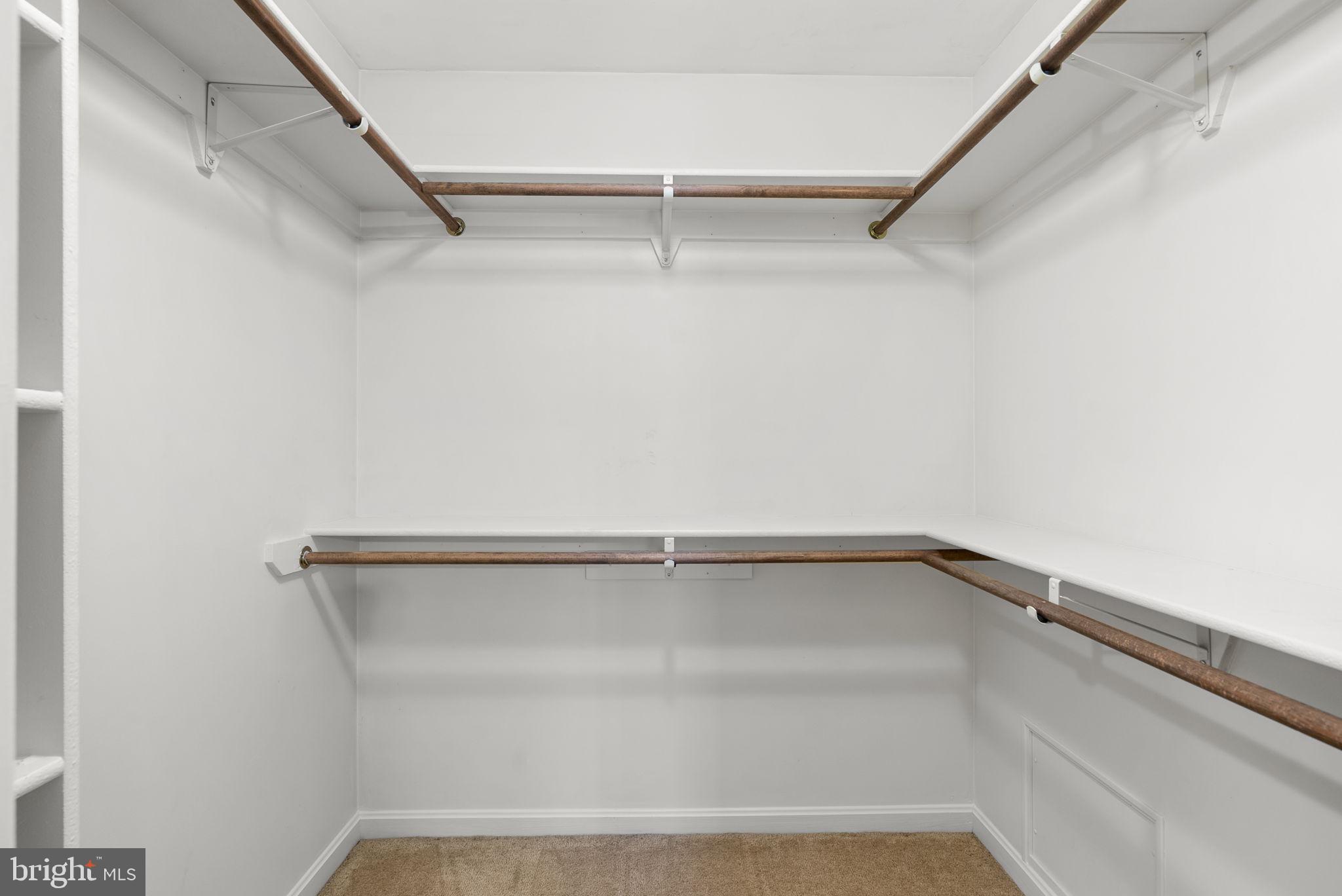 CAPE MCKINSEY - Residential