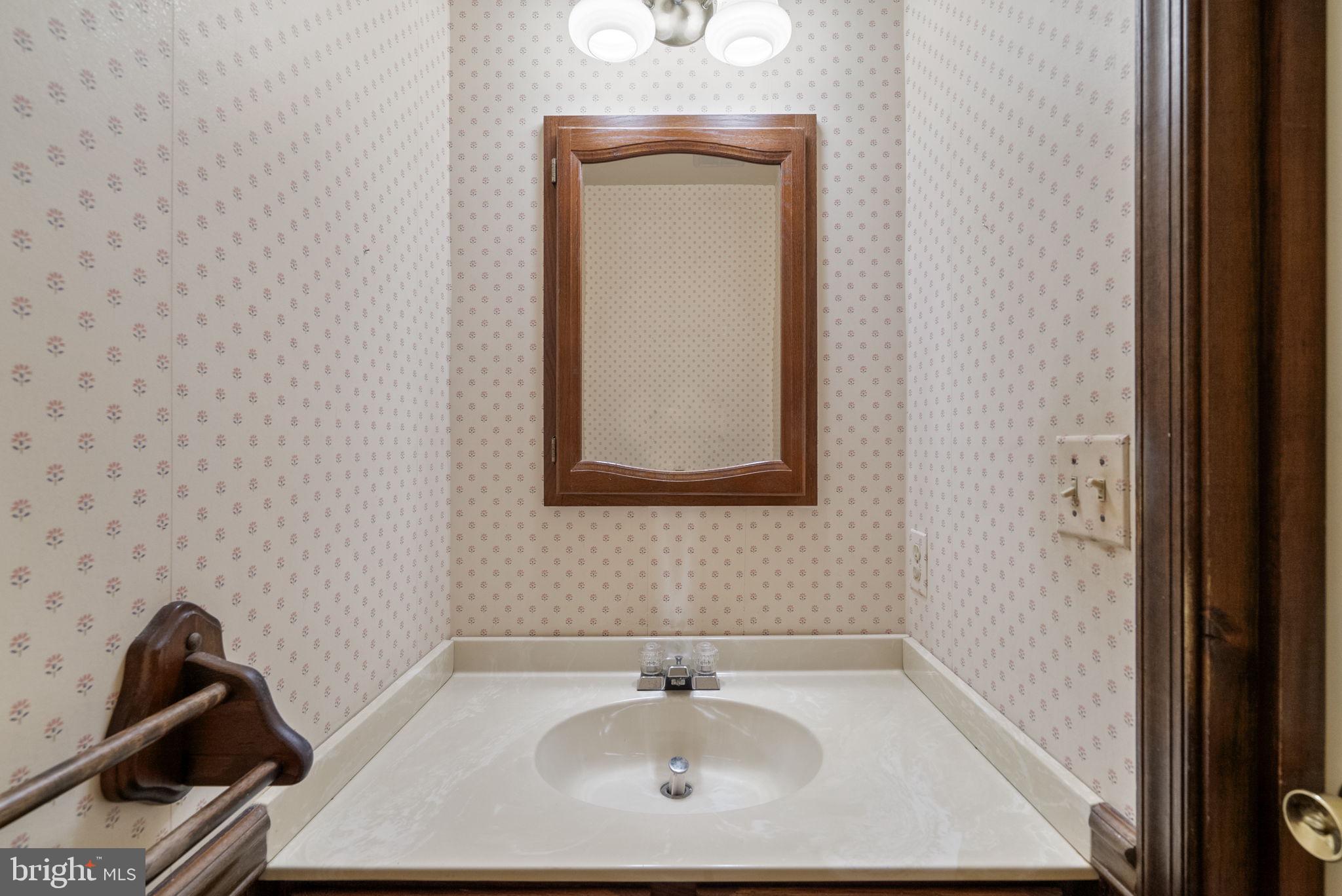 CAPE MCKINSEY - Residential