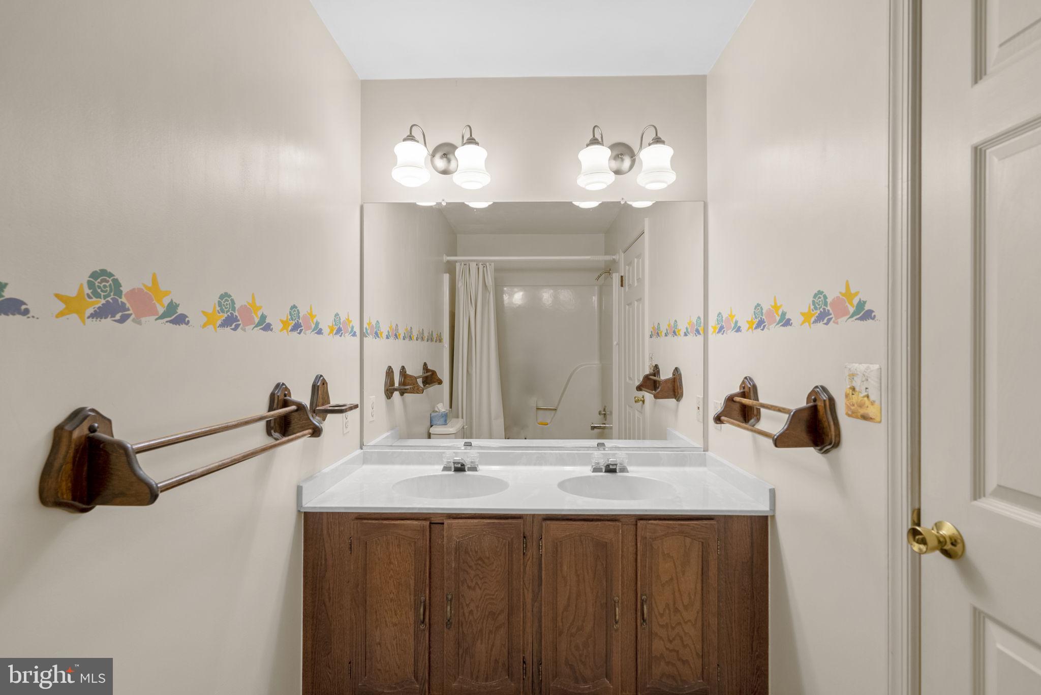 CAPE MCKINSEY - Residential