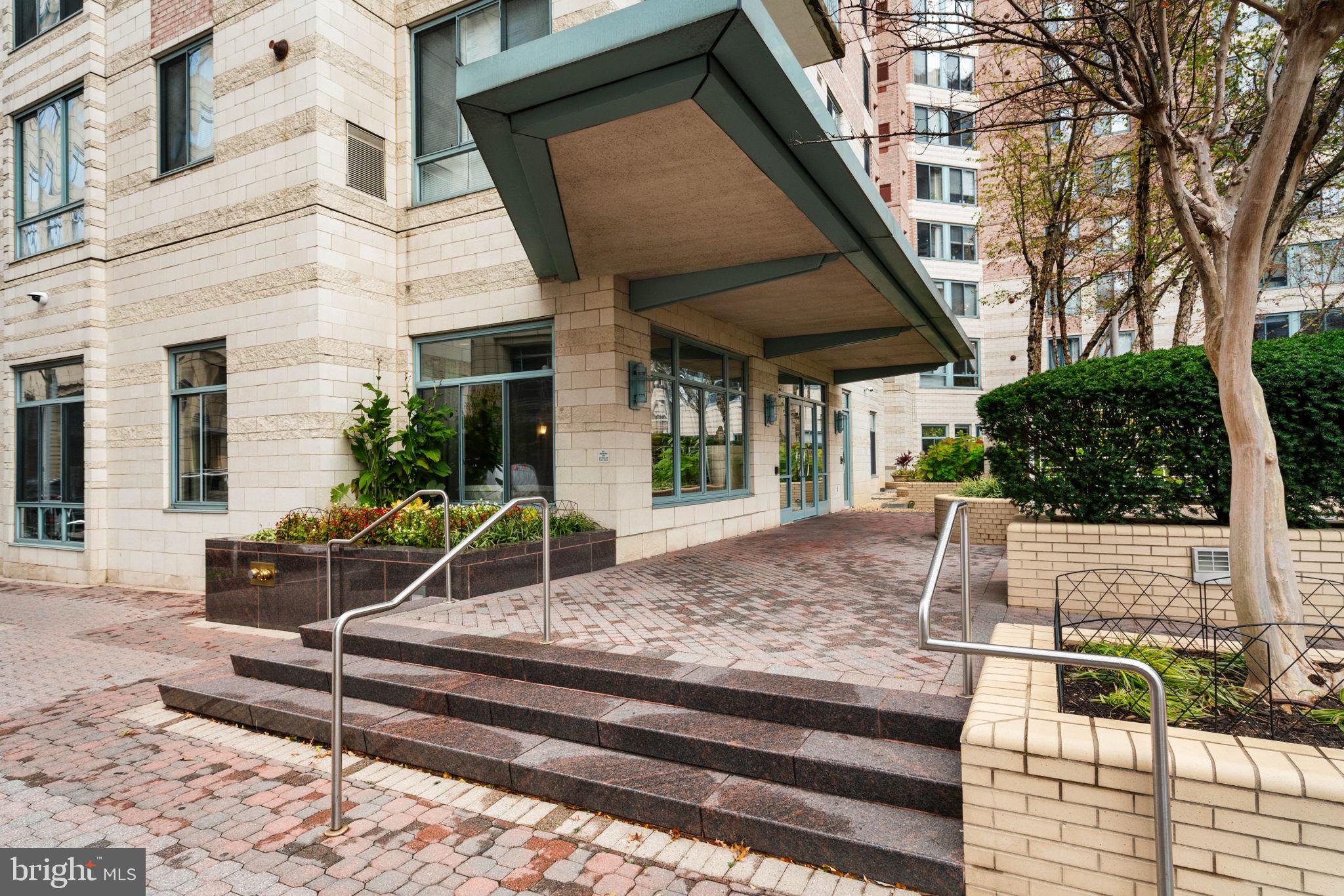 851 N GLEBE ROAD 1011