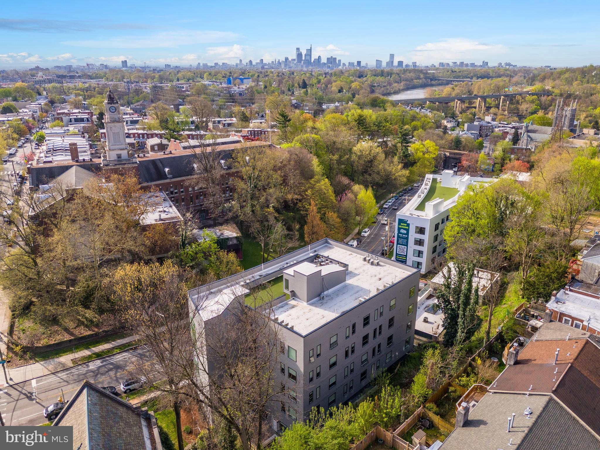 EAST FALLS - Commercial Sale
