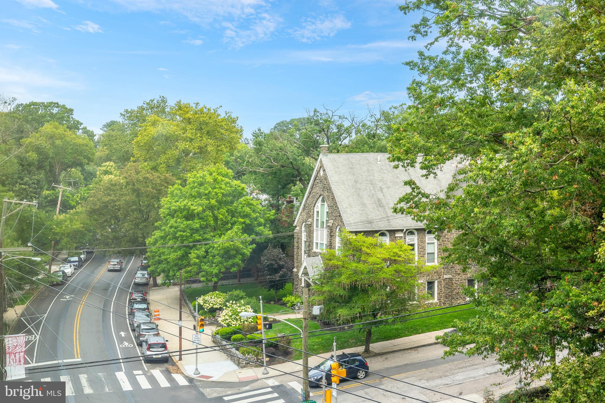 EAST FALLS - Commercial Sale