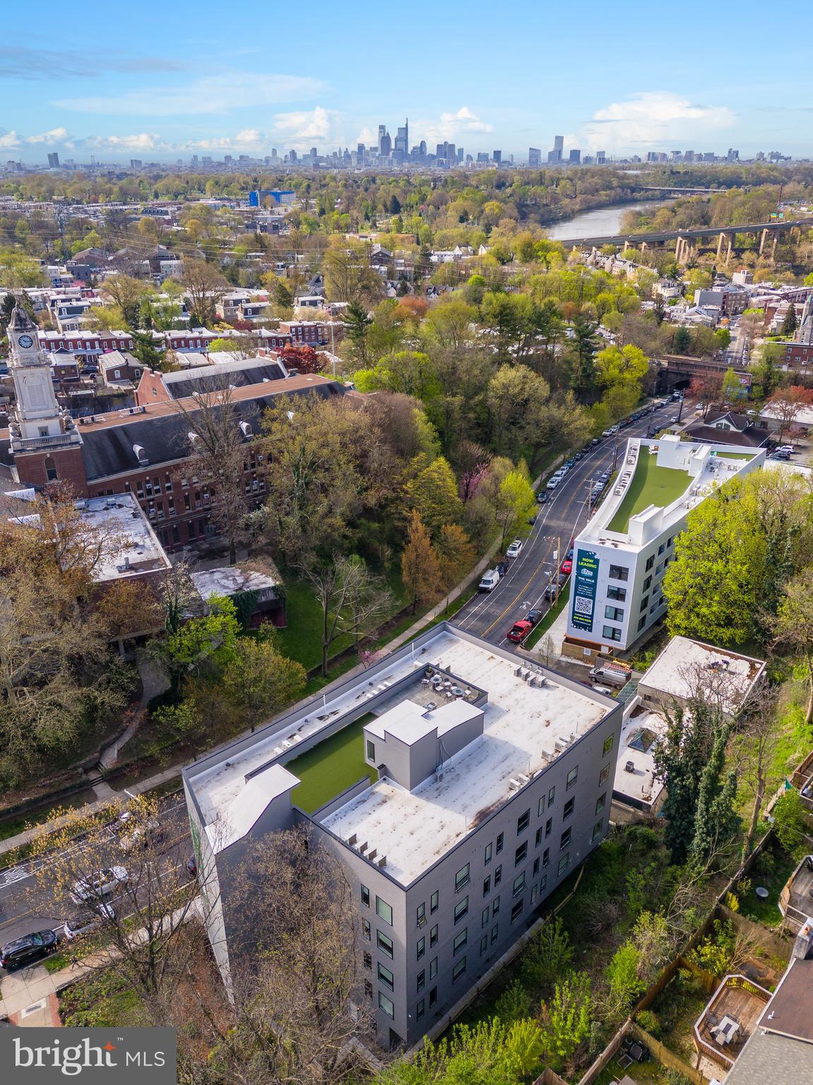 EAST FALLS - Commercial Sale