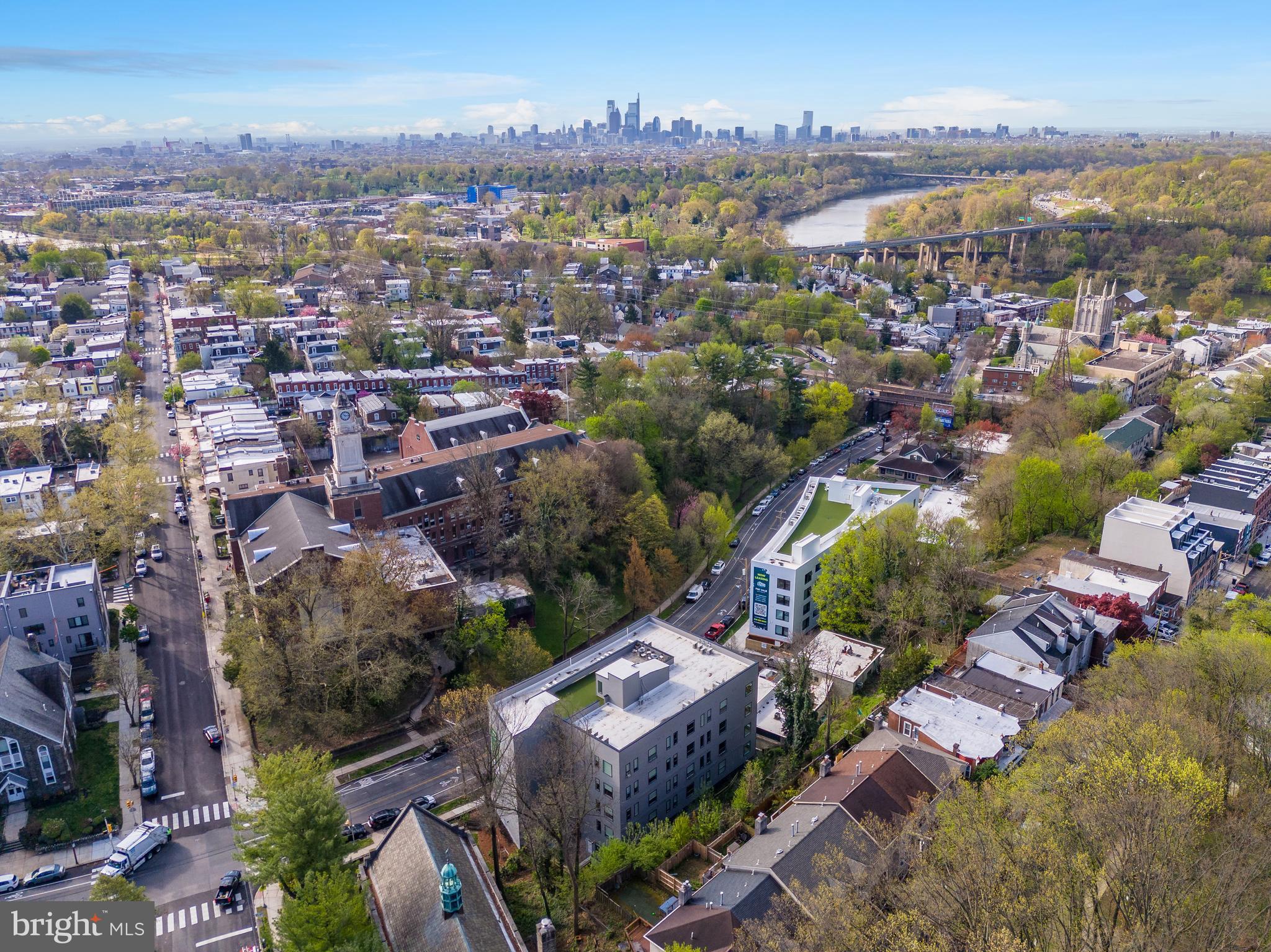EAST FALLS - Commercial Sale