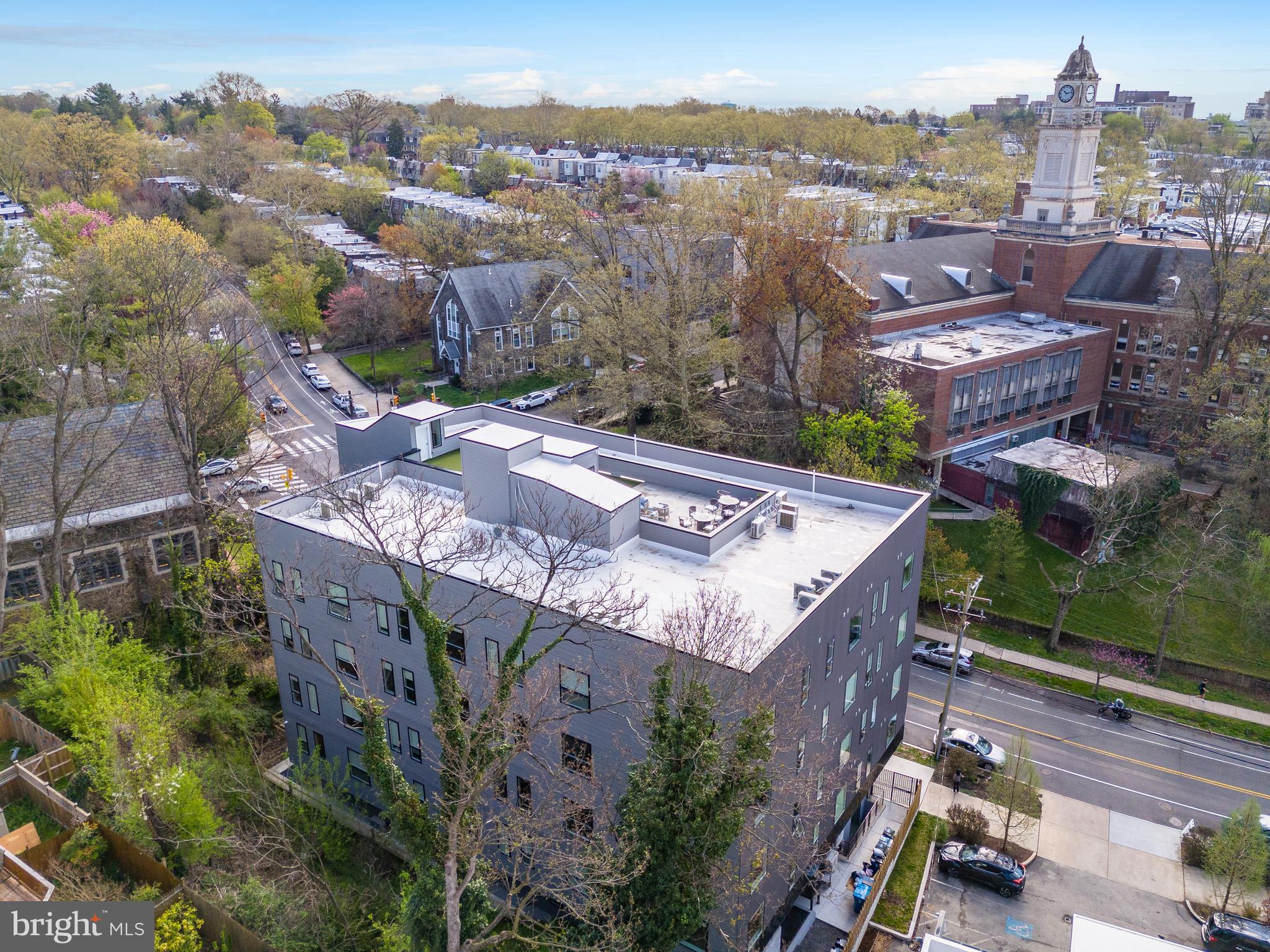 EAST FALLS - Commercial Sale