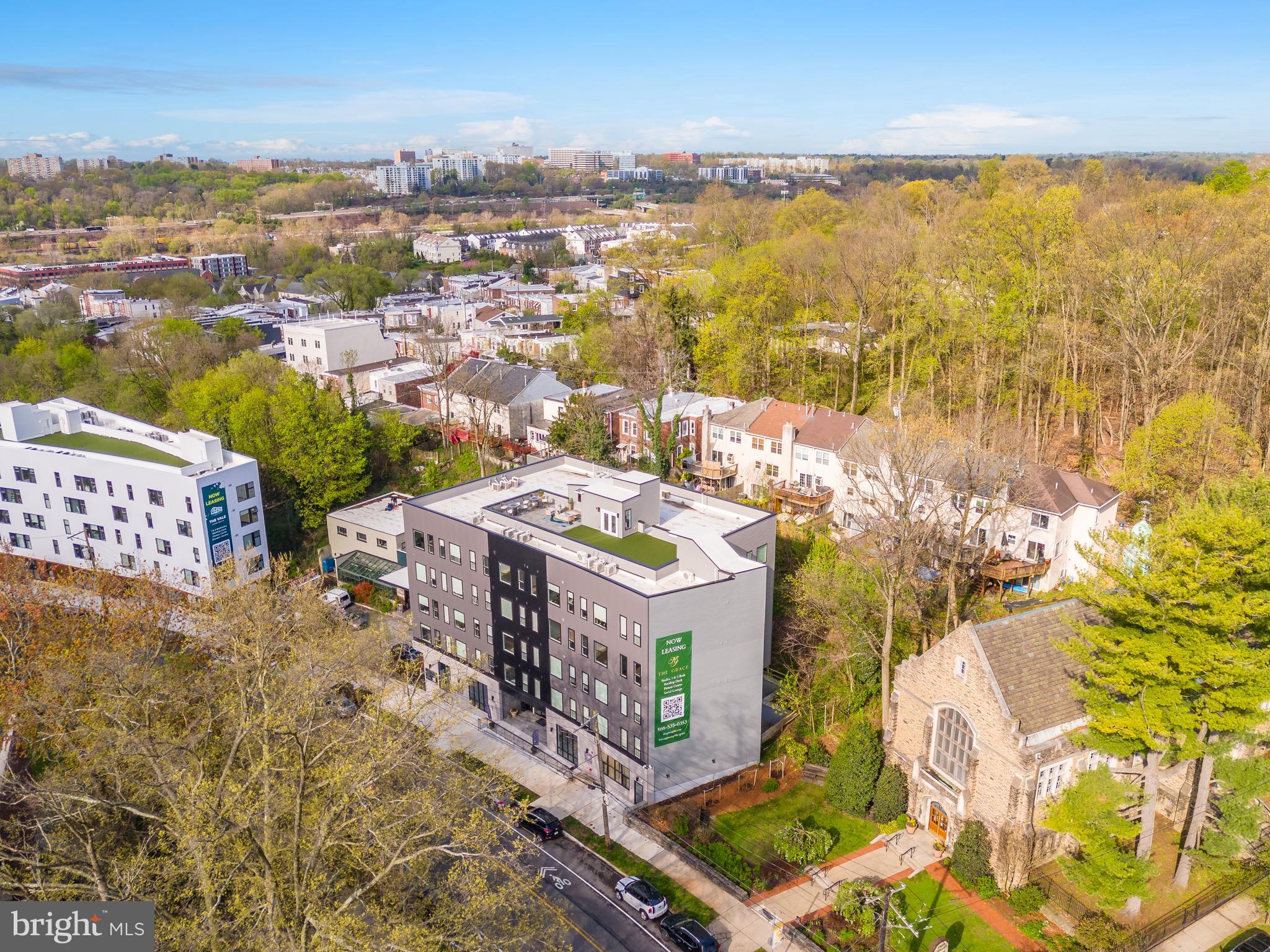 EAST FALLS - Commercial Sale