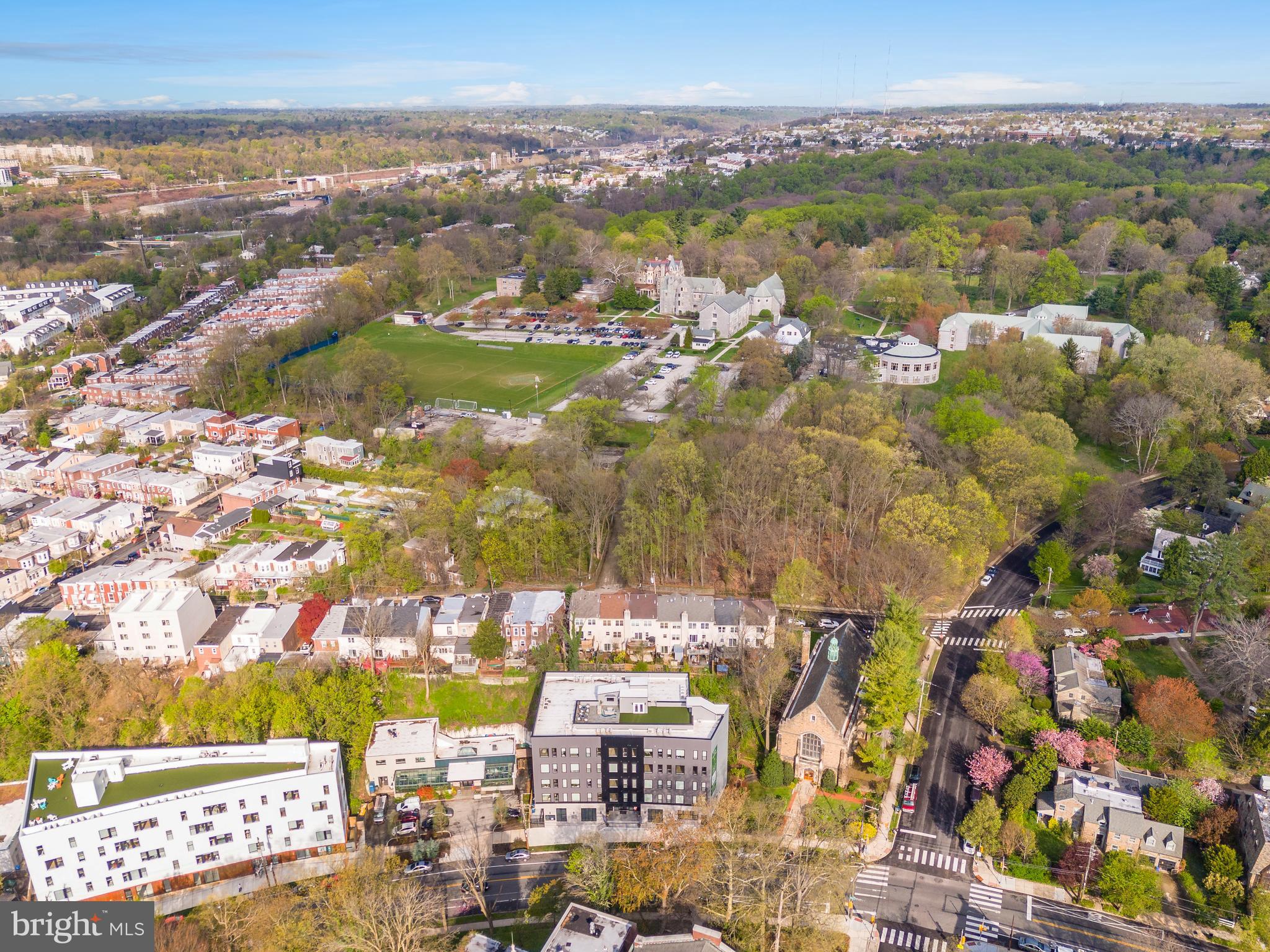 EAST FALLS - Commercial Sale