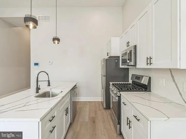 FAIRMOUNT - Residential Lease