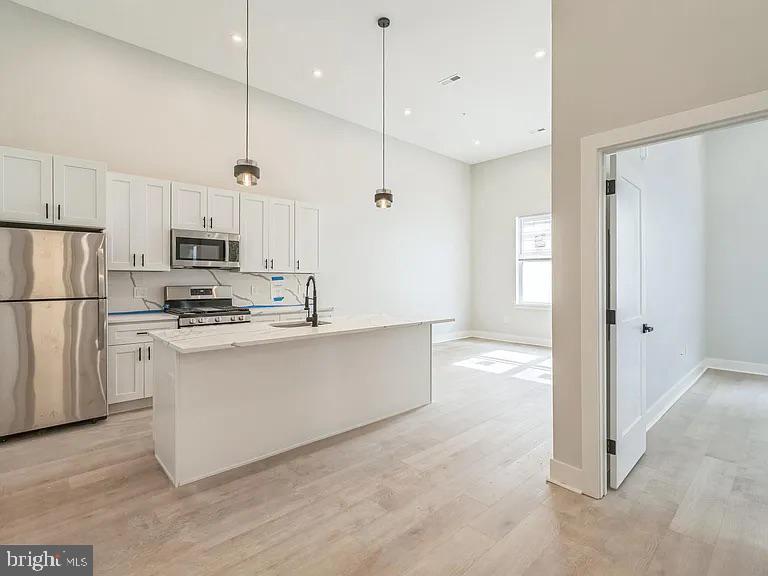 FAIRMOUNT - Residential Lease