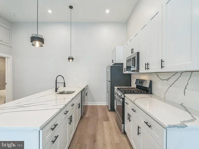 FAIRMOUNT - Residential Lease