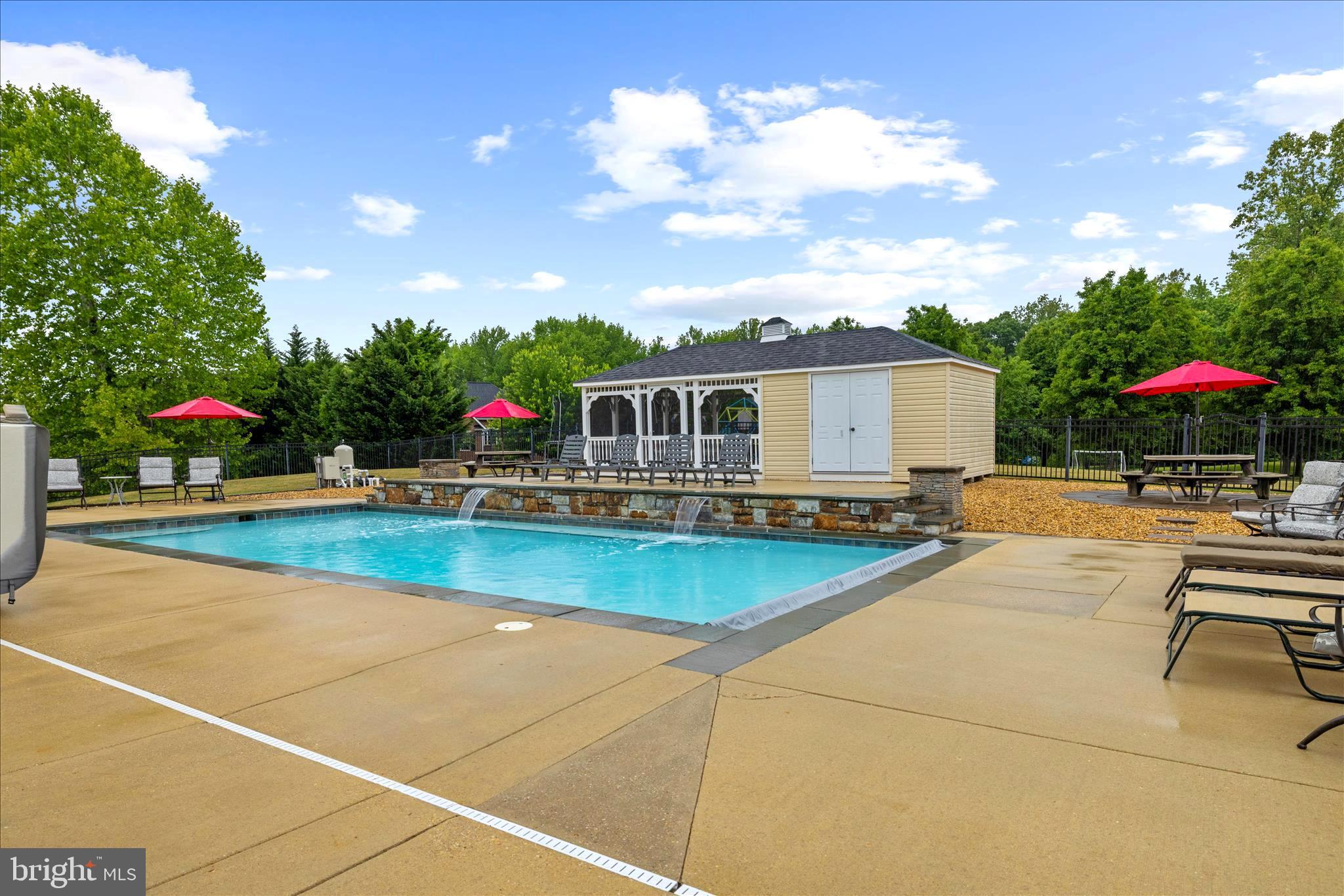 OAKWOOD MANOR - Residential