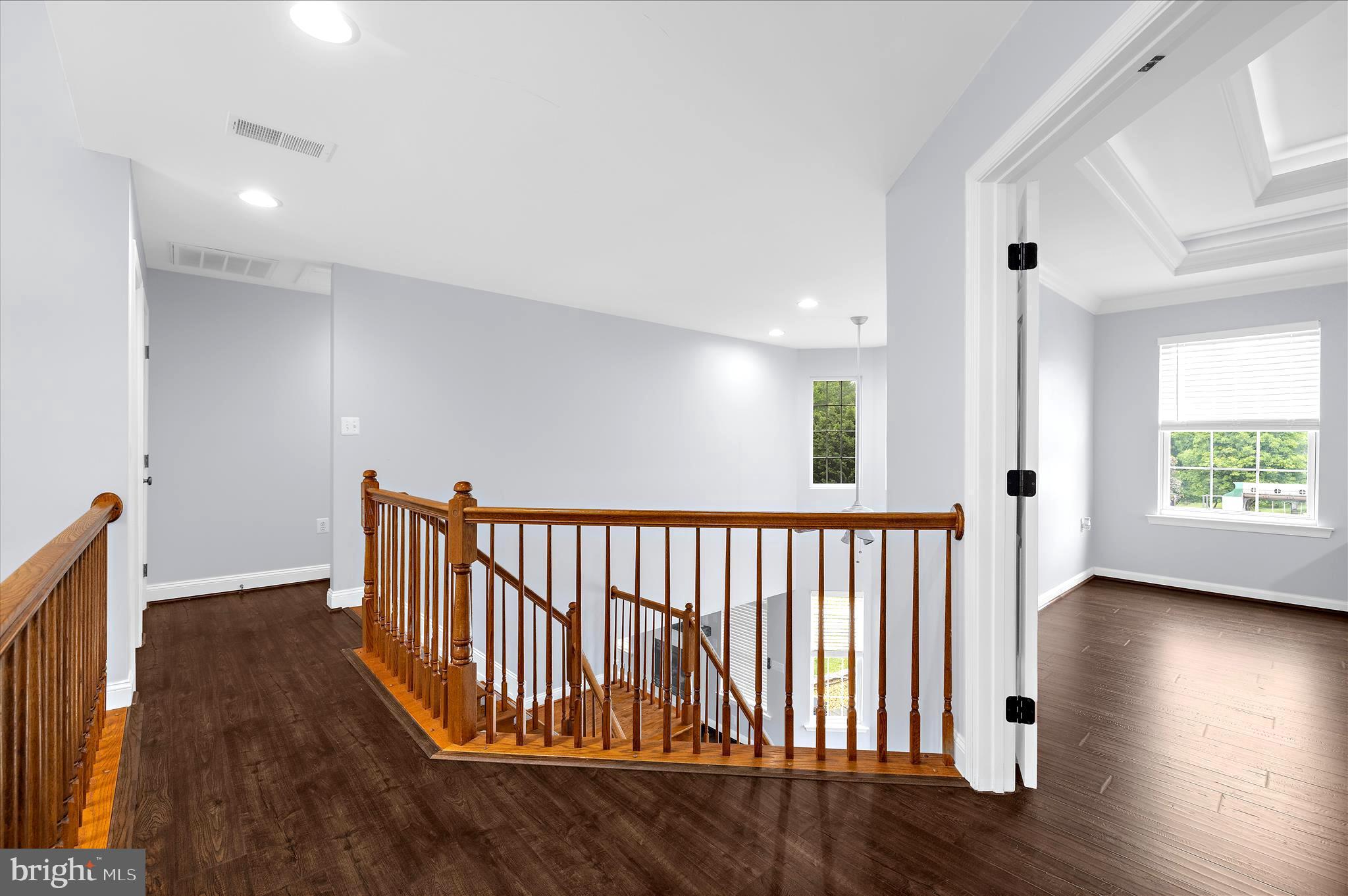 OAKWOOD MANOR - Residential
