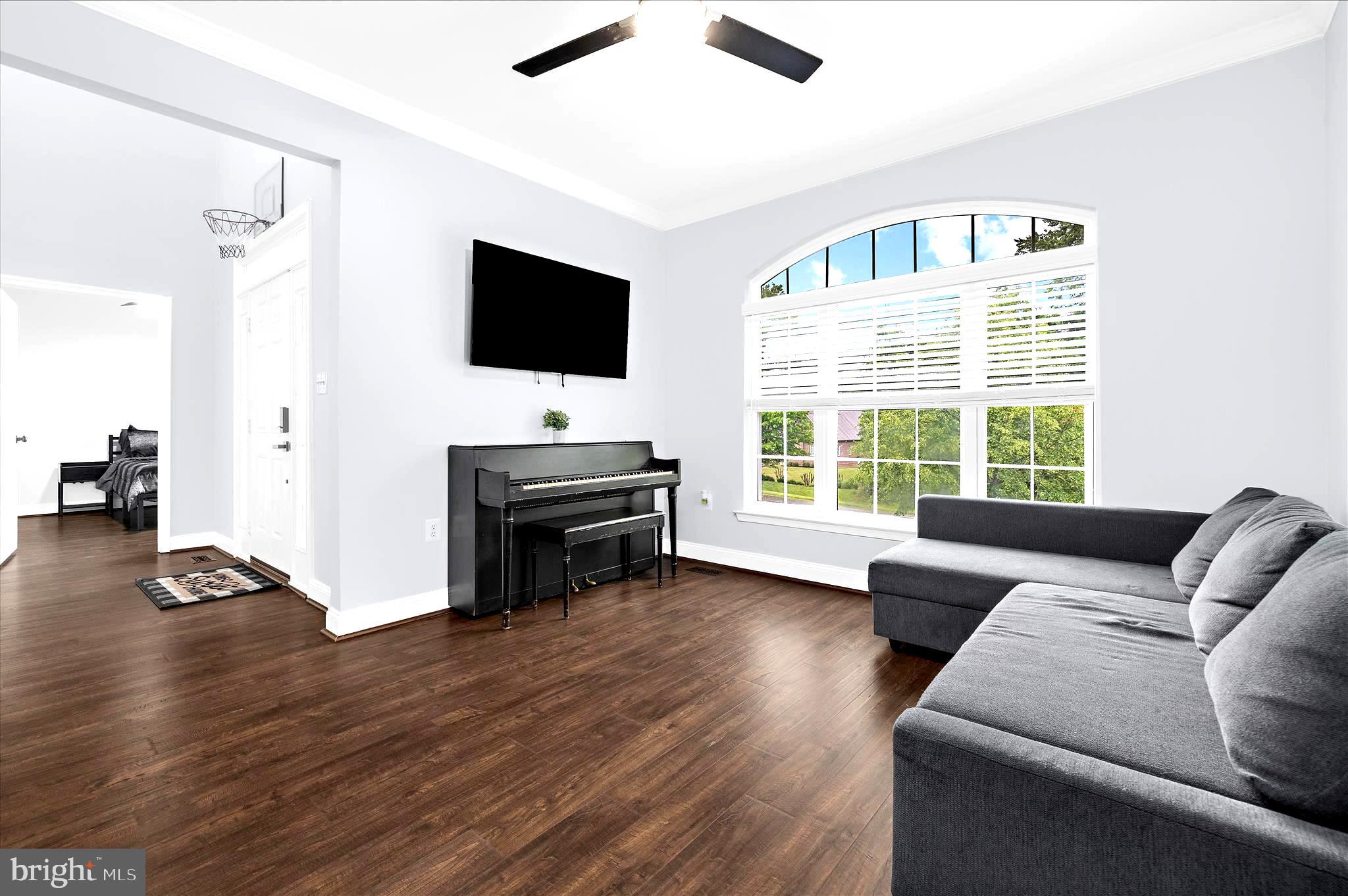 OAKWOOD MANOR - Residential