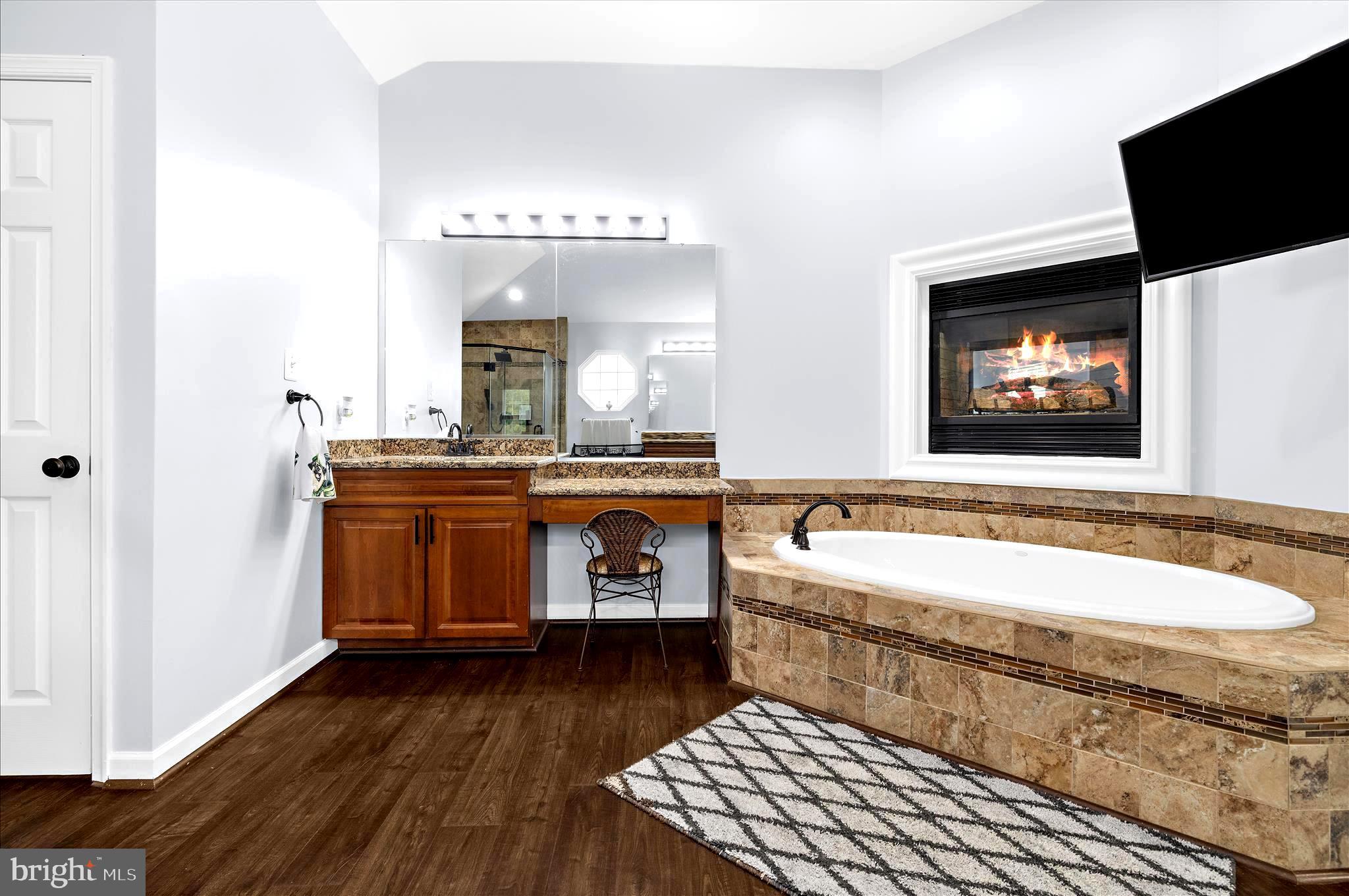 OAKWOOD MANOR - Residential