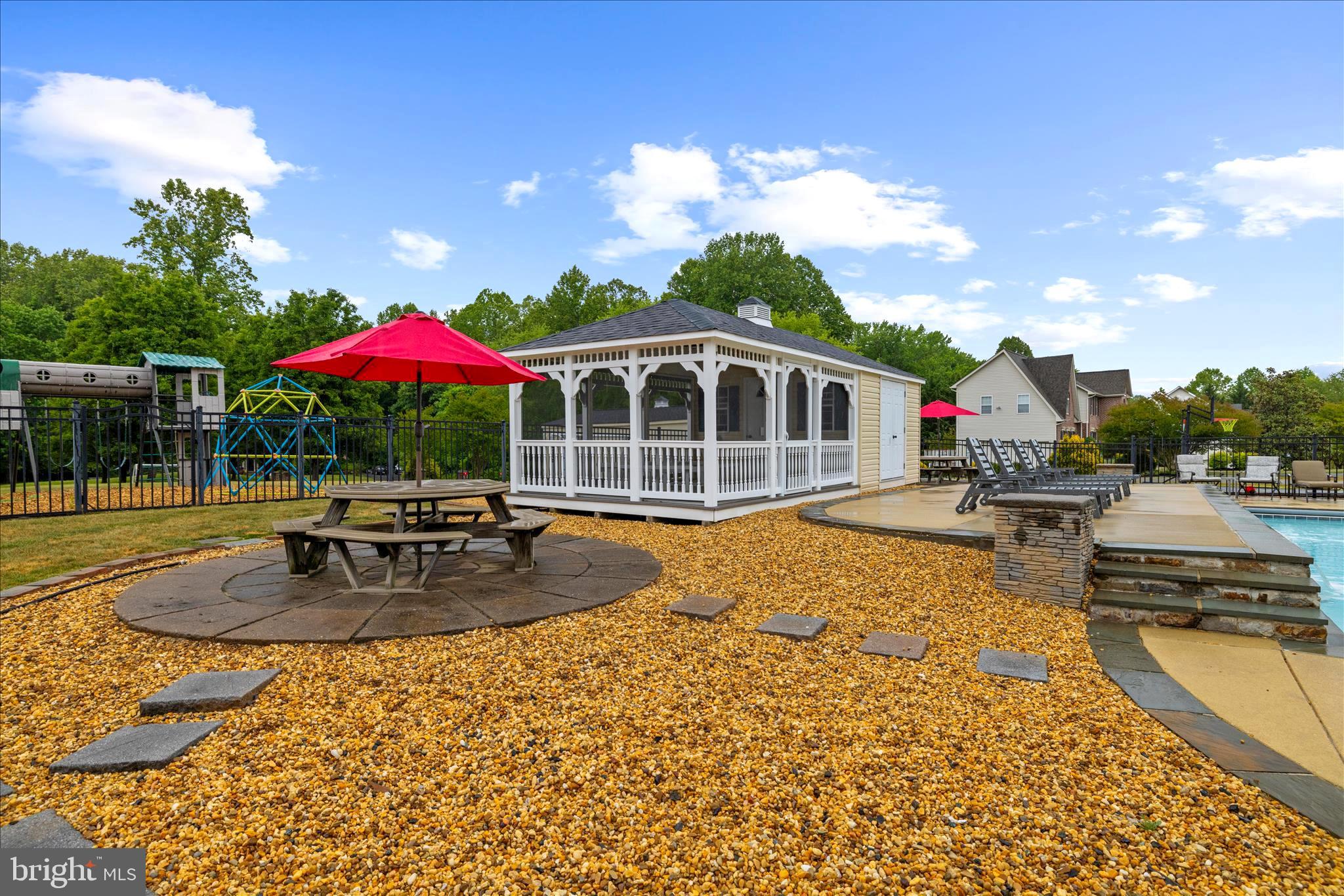 OAKWOOD MANOR - Residential