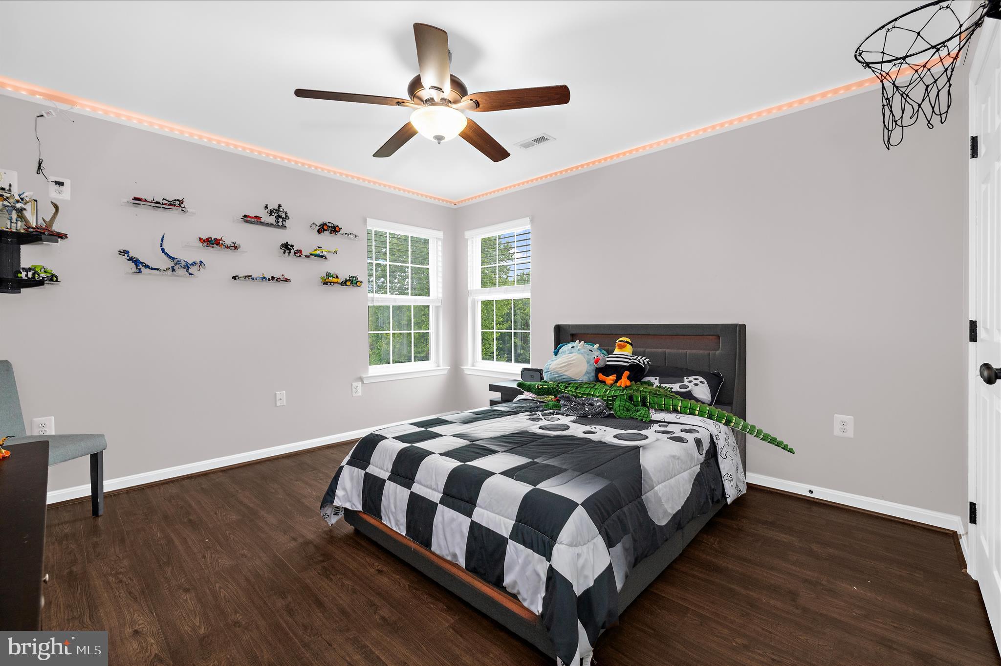 OAKWOOD MANOR - Residential