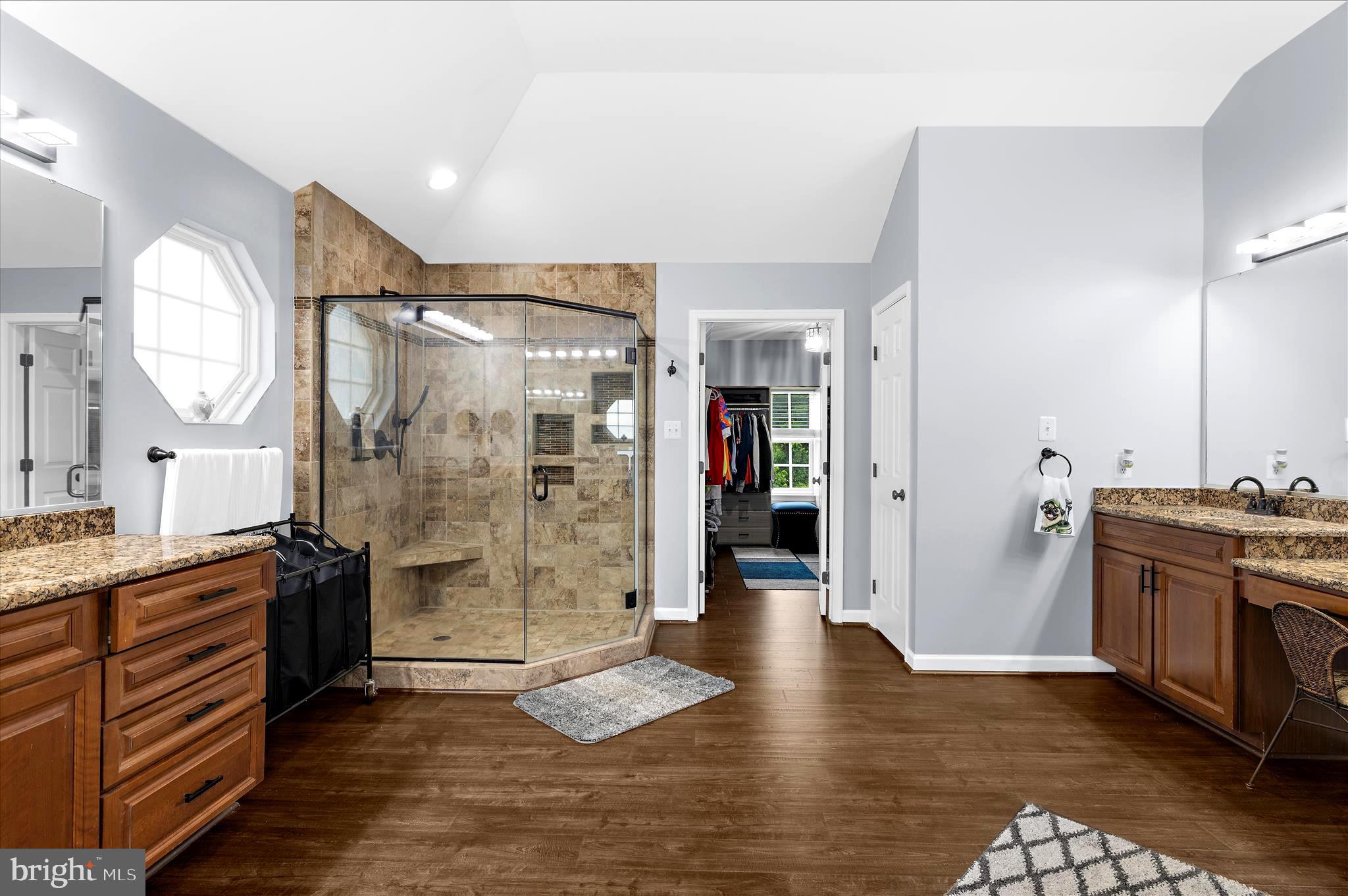 OAKWOOD MANOR - Residential