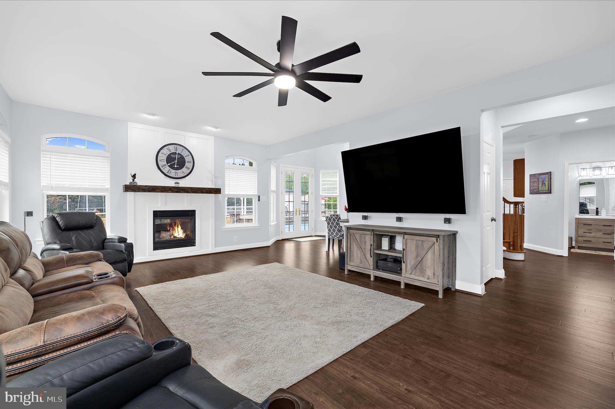 OAKWOOD MANOR - Residential