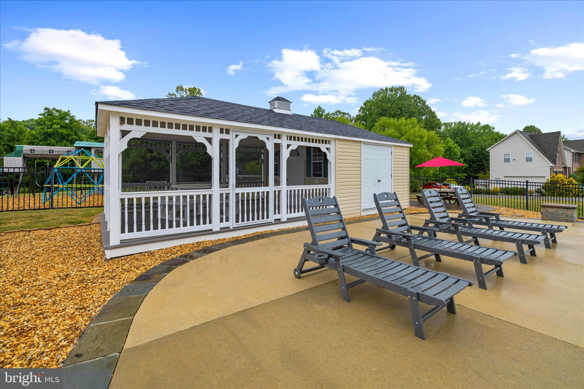 OAKWOOD MANOR - Residential