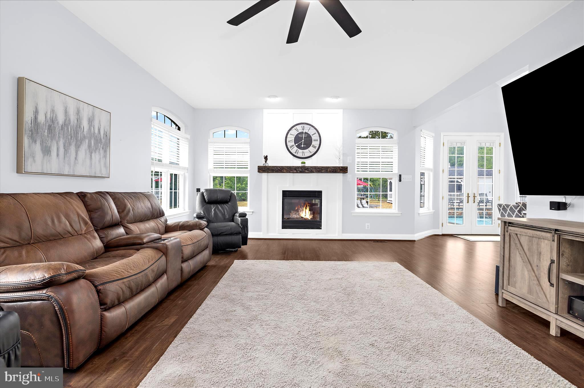 OAKWOOD MANOR - Residential