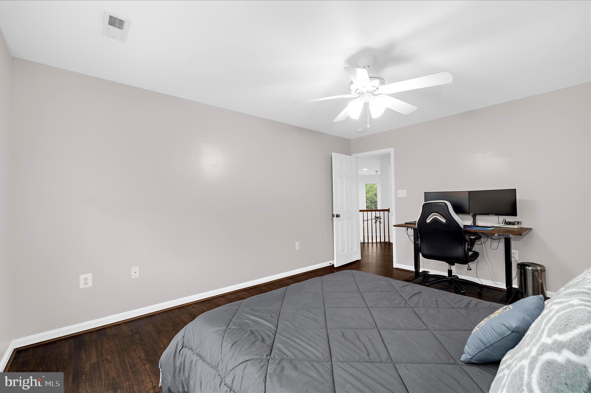 OAKWOOD MANOR - Residential