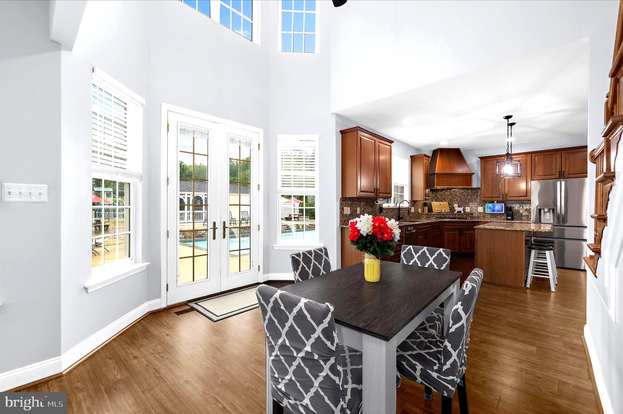 OAKWOOD MANOR - Residential