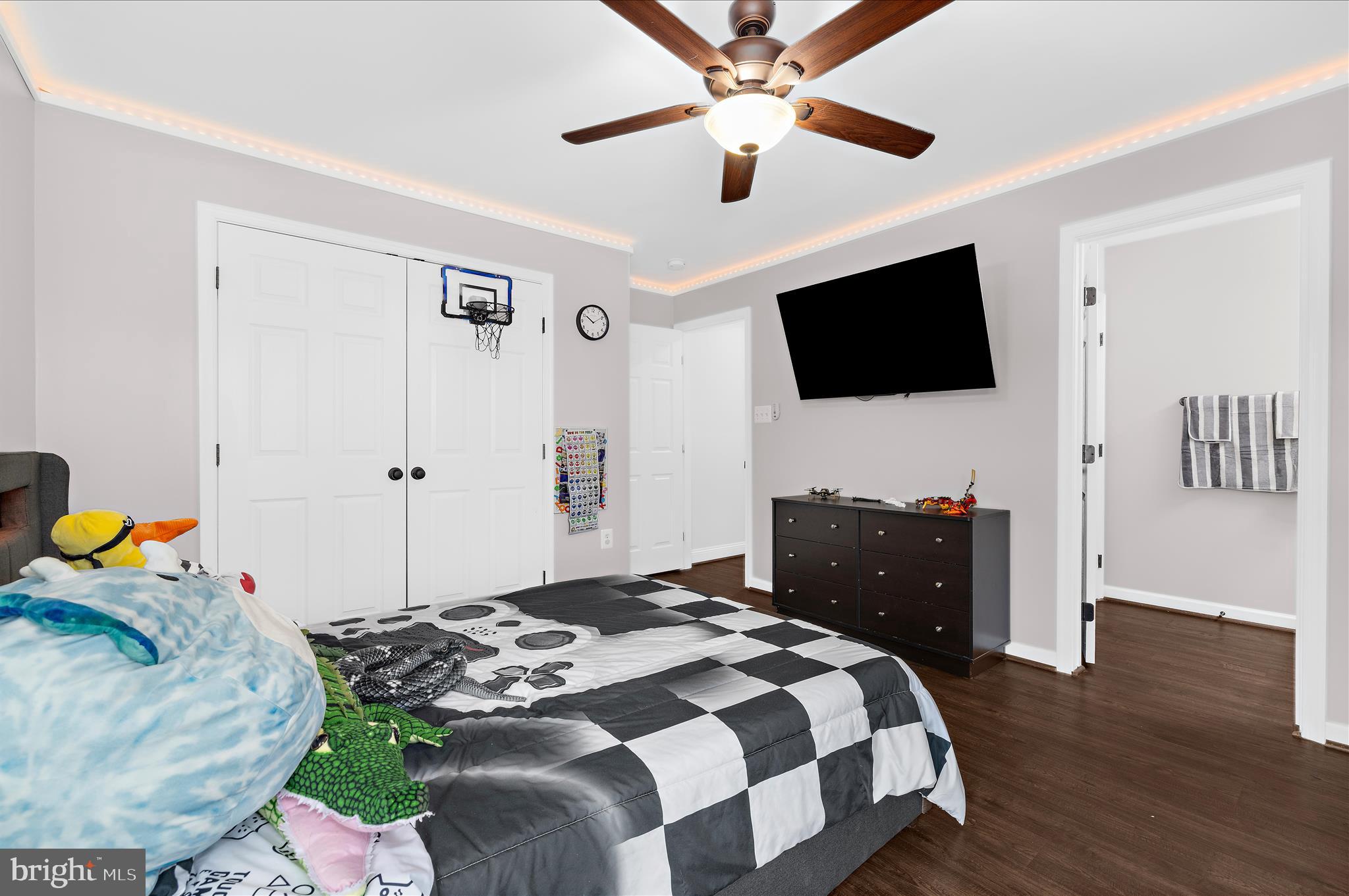 OAKWOOD MANOR - Residential