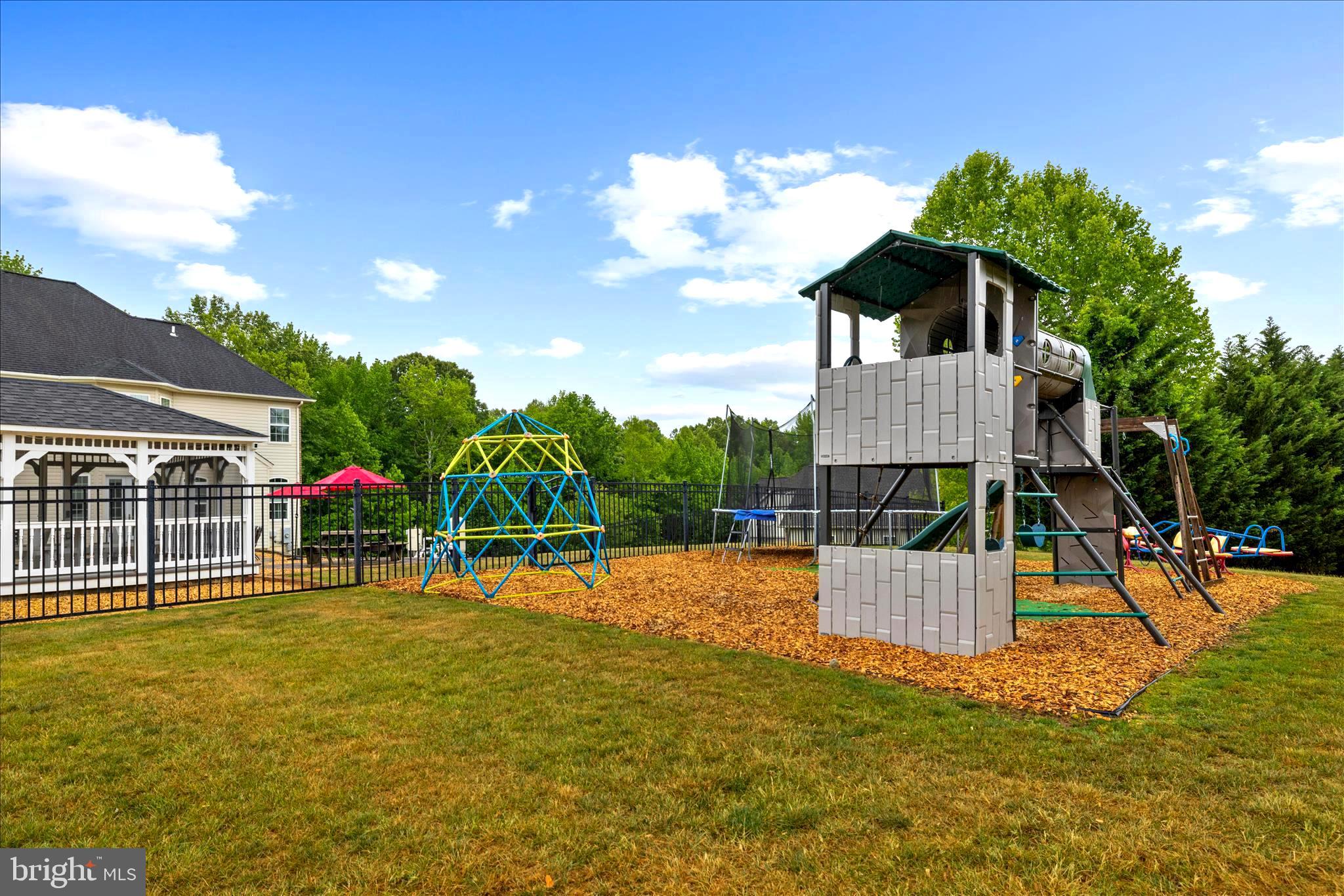 OAKWOOD MANOR - Residential