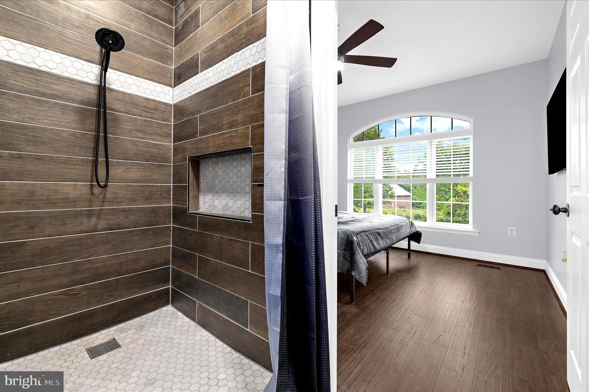 OAKWOOD MANOR - Residential