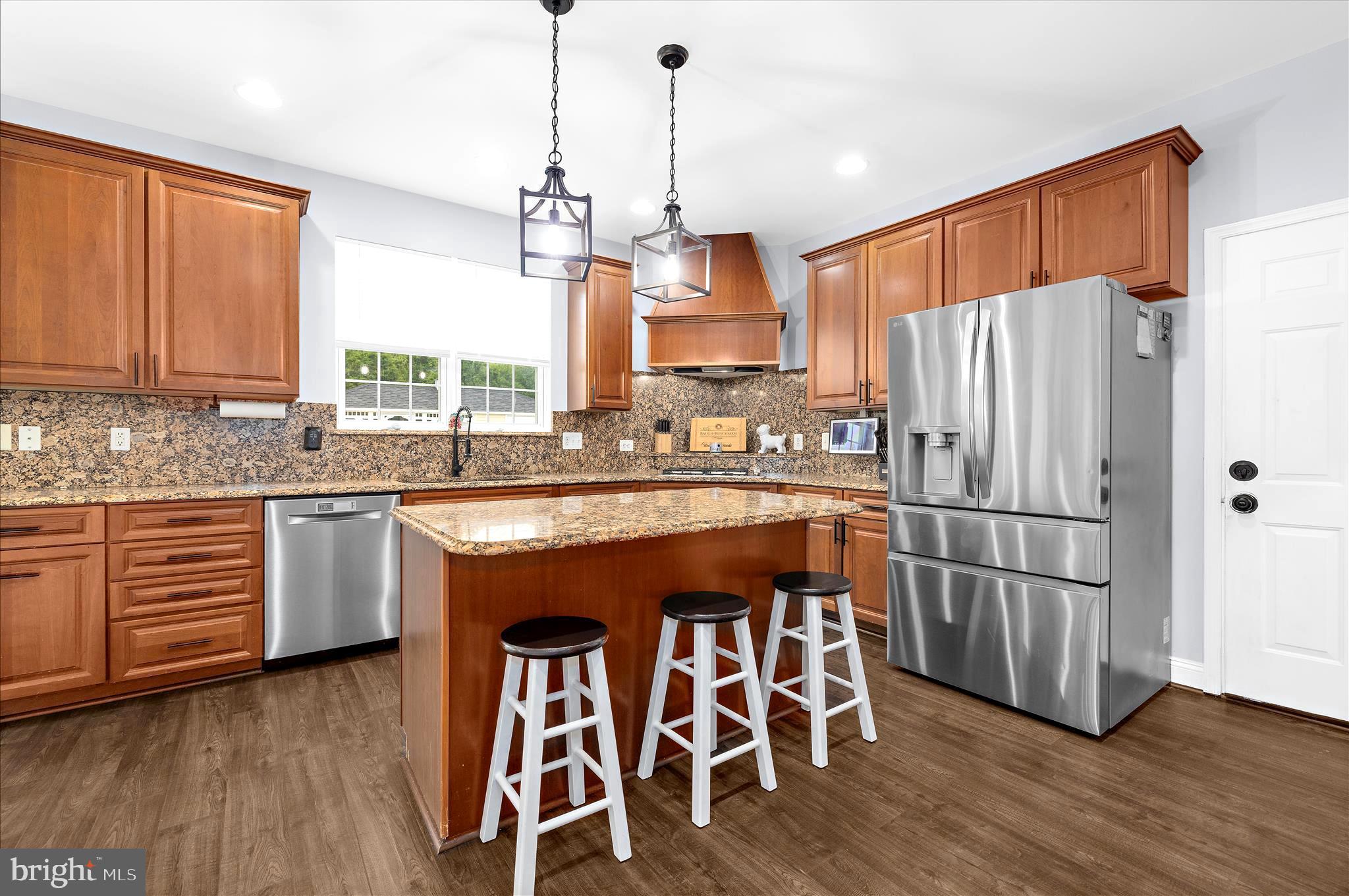 OAKWOOD MANOR - Residential