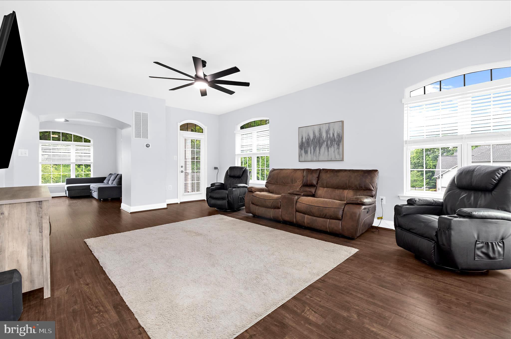 OAKWOOD MANOR - Residential