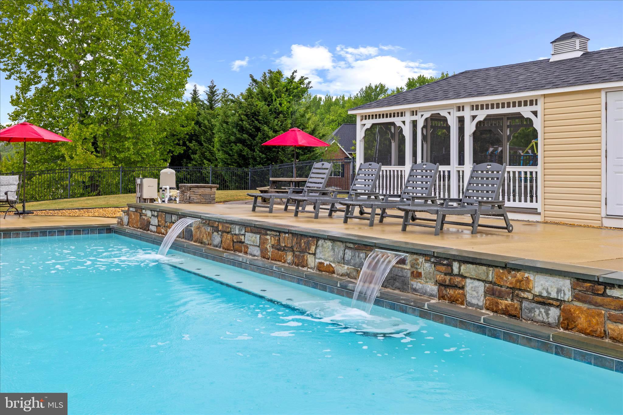 OAKWOOD MANOR - Residential