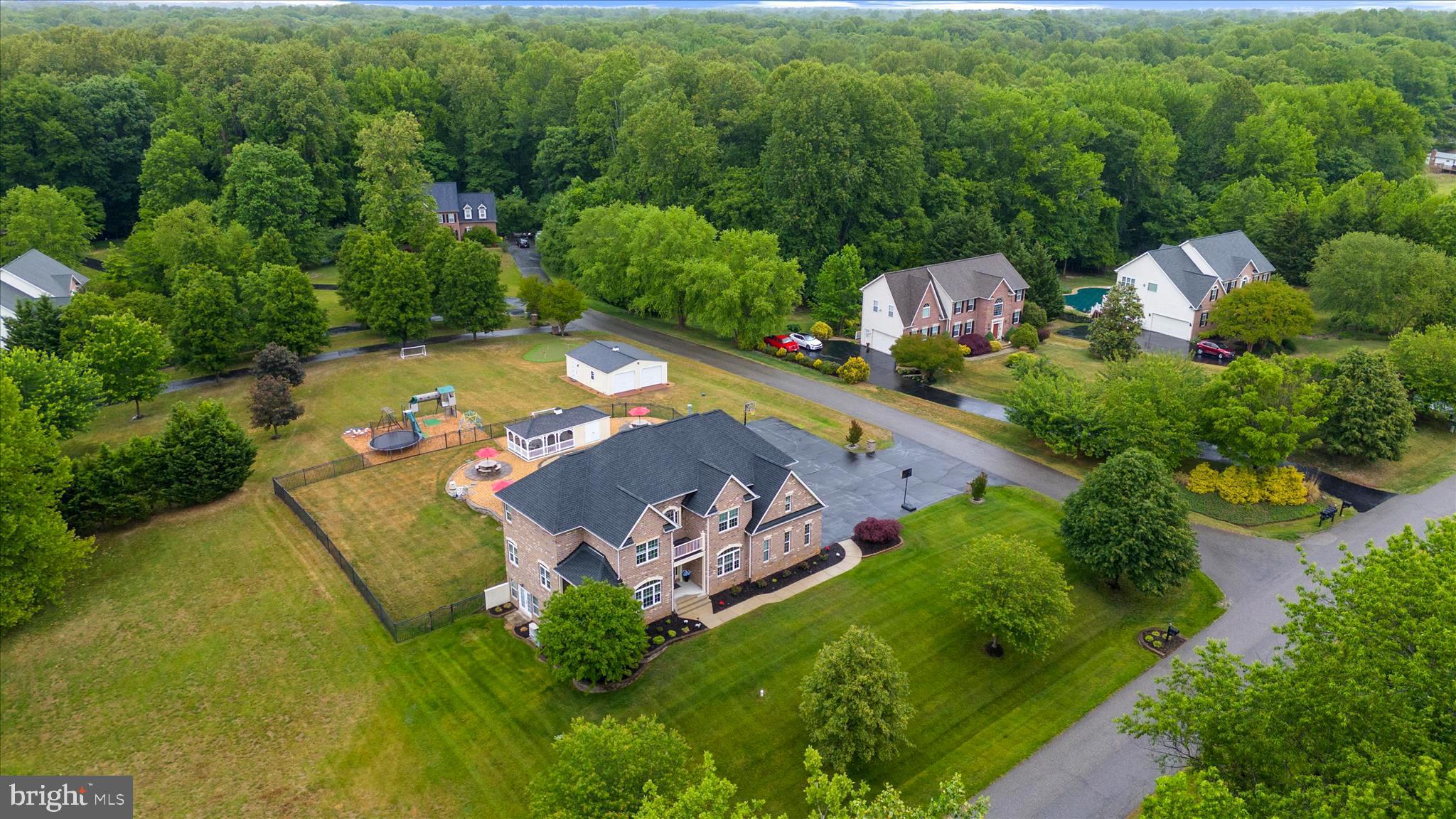 OAKWOOD MANOR - Residential