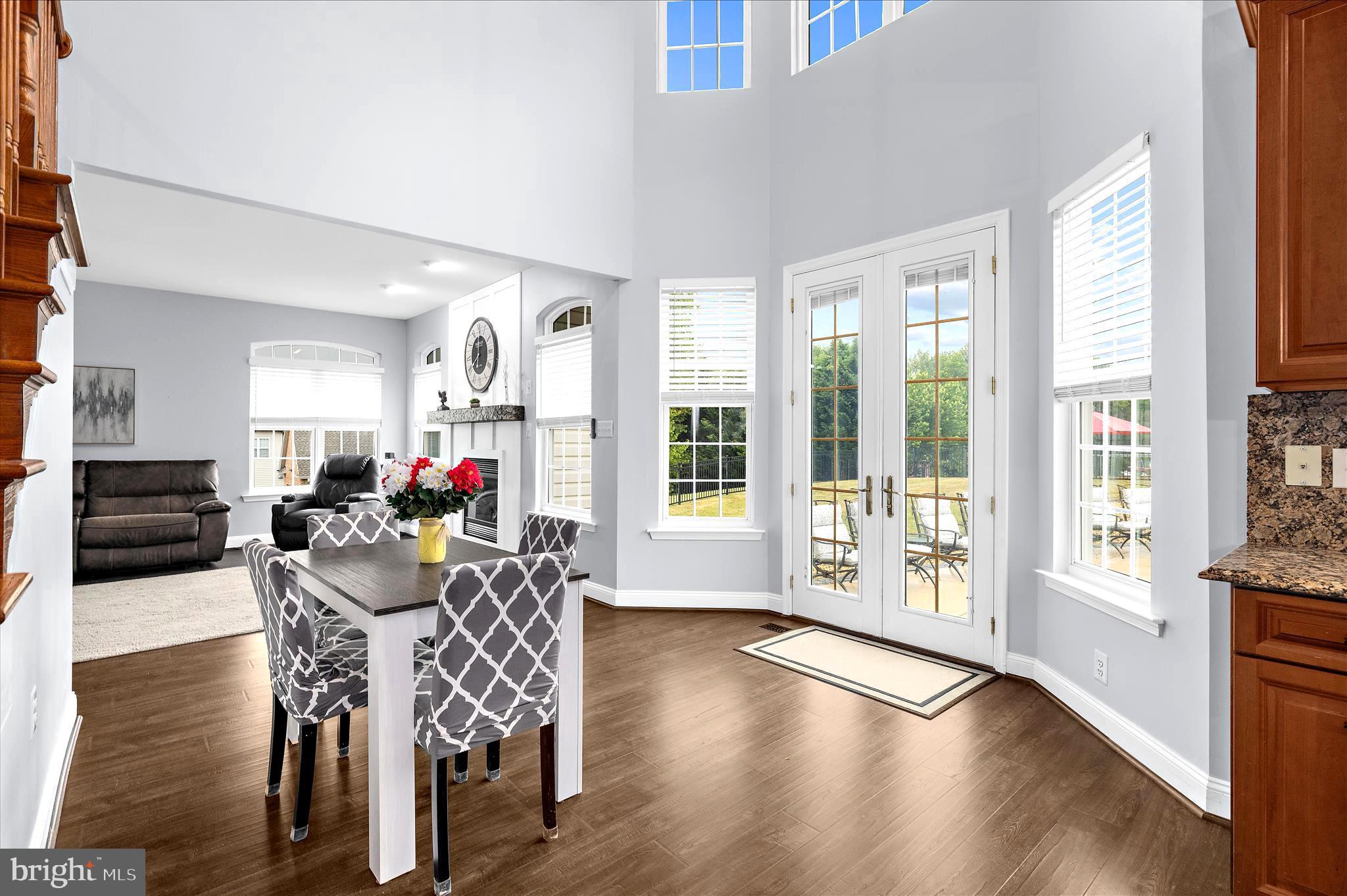 OAKWOOD MANOR - Residential