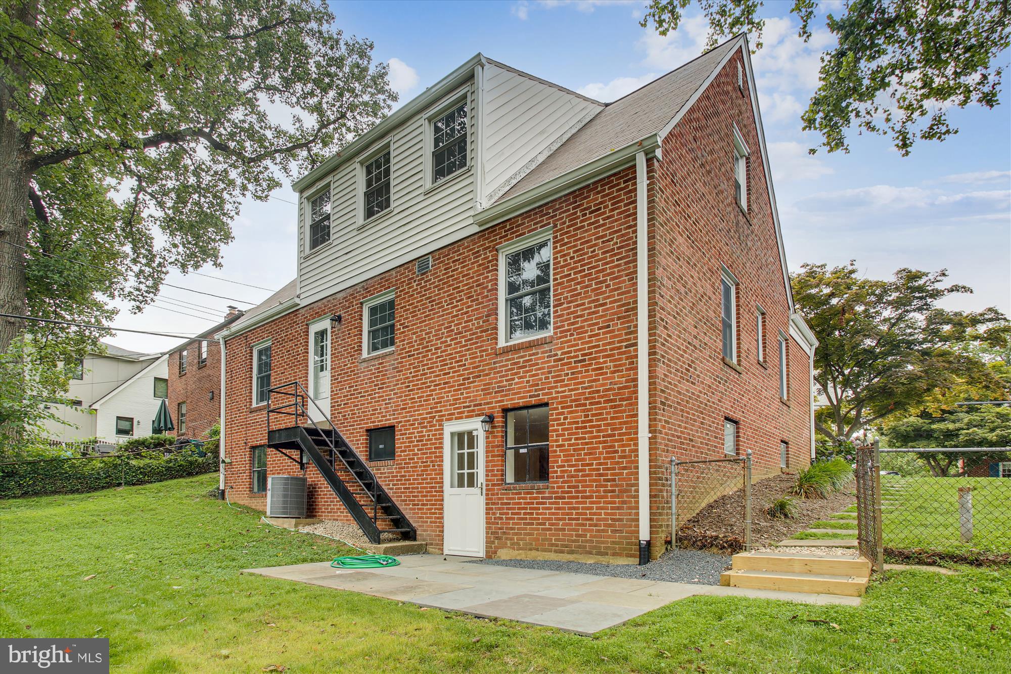 MADISON MANOR - Residential Lease