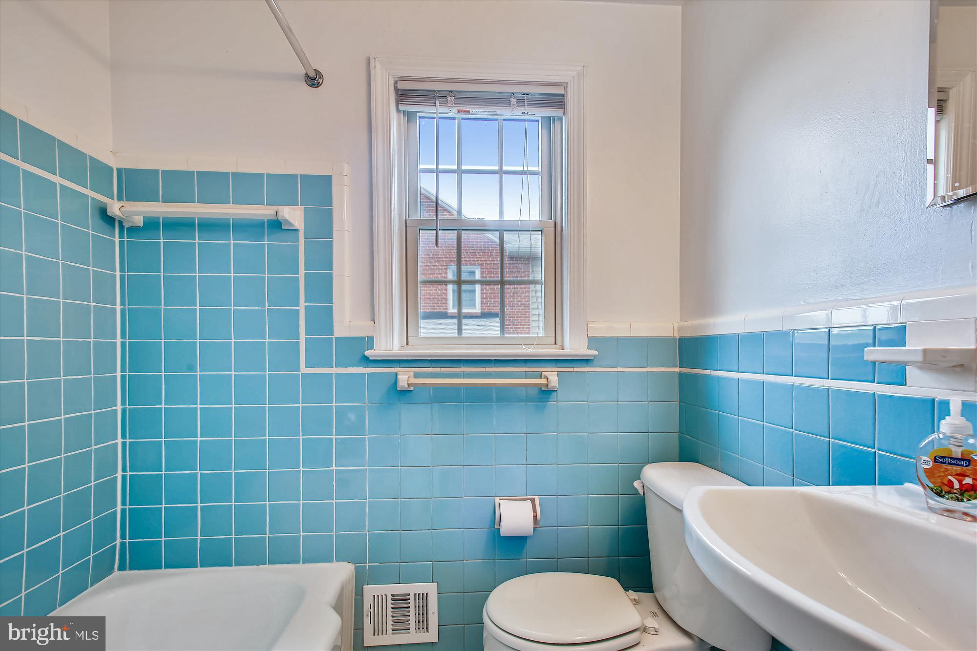 MADISON MANOR - Residential Lease