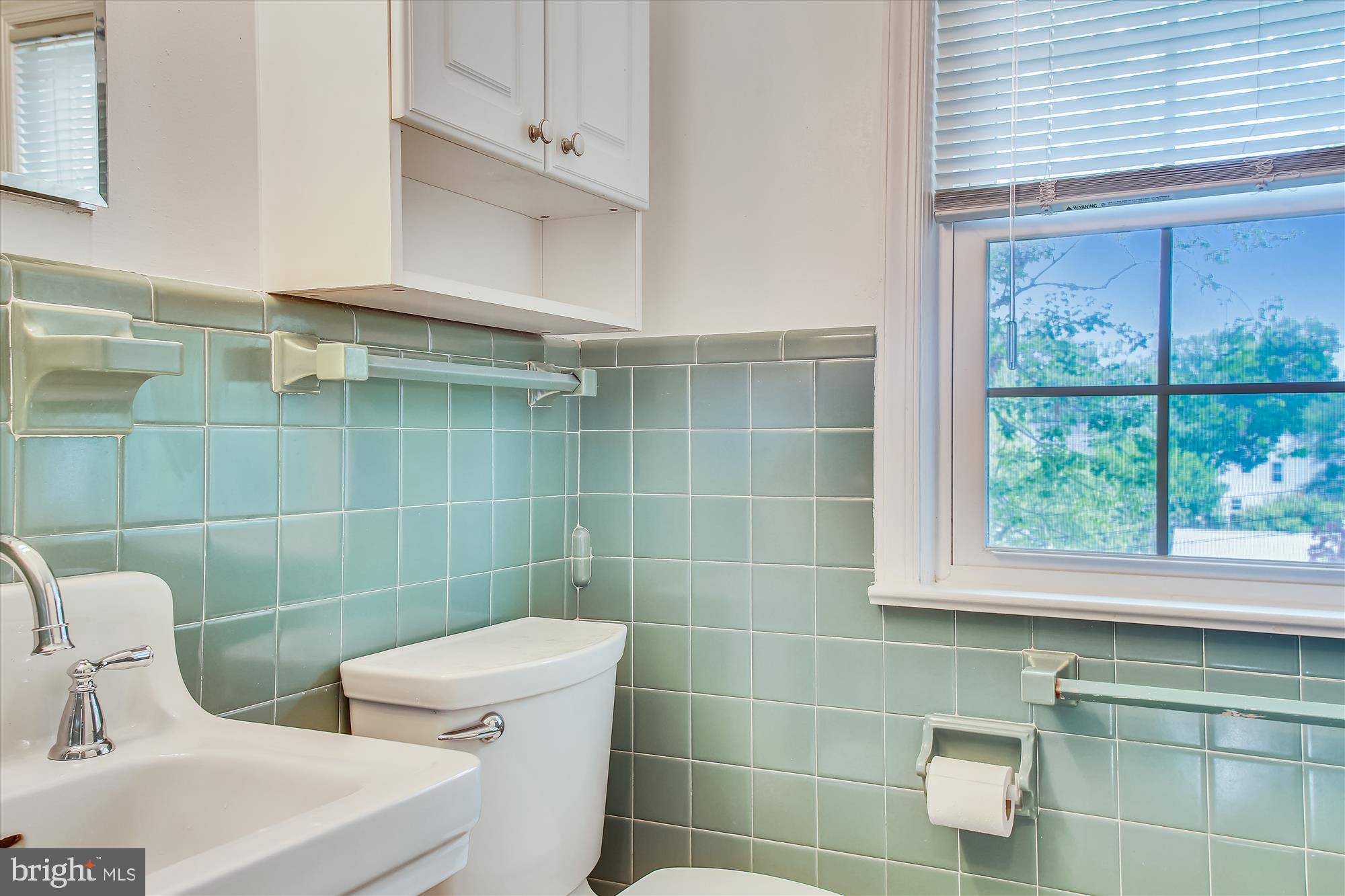 MADISON MANOR - Residential Lease