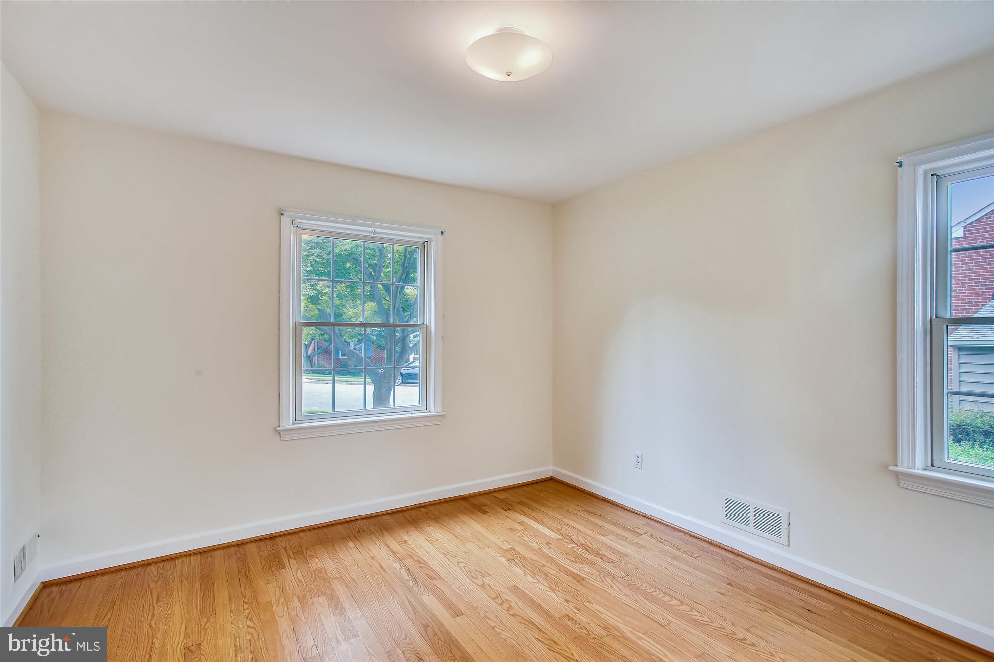 MADISON MANOR - Residential Lease