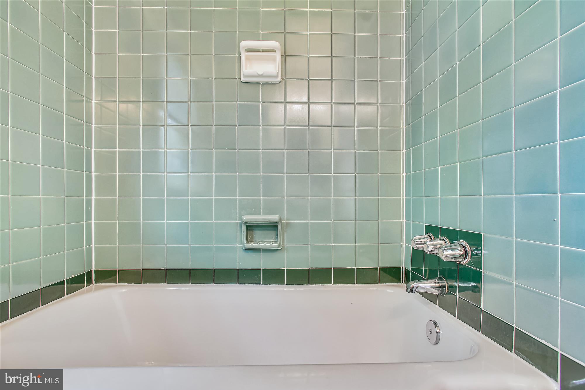 MADISON MANOR - Residential Lease