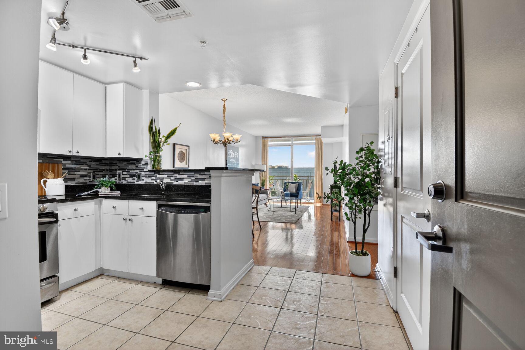 930 WAYNE AVENUE 1302