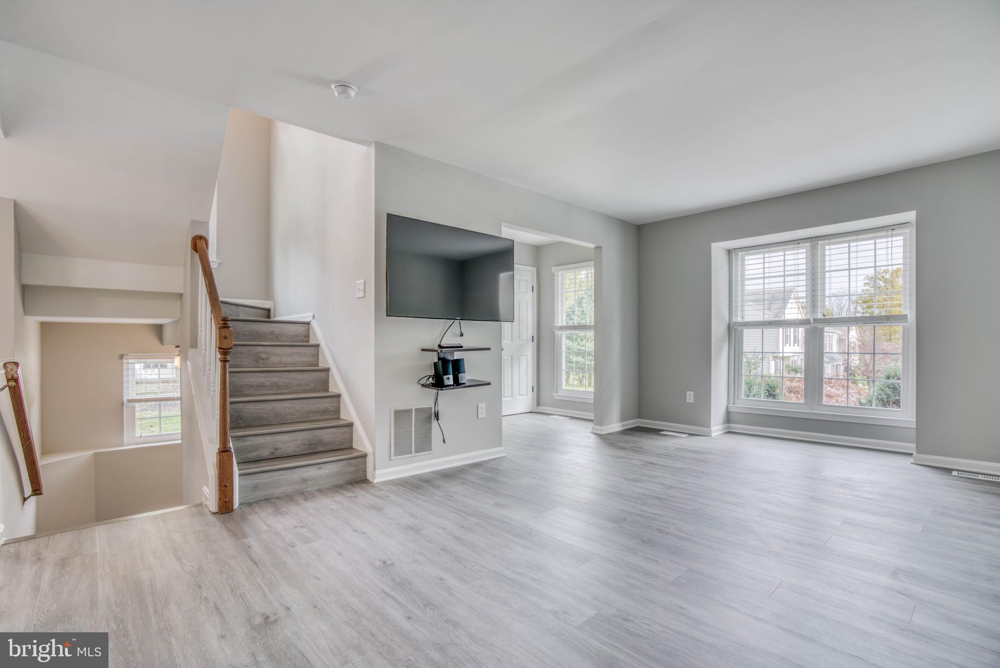 VILLAGE OF THOMAS RUN - Residential