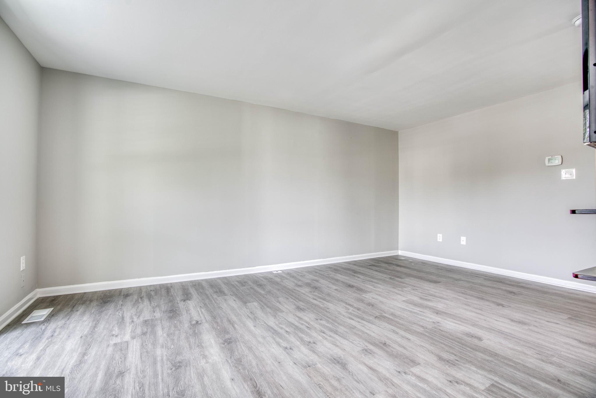 VILLAGE OF THOMAS RUN - Residential